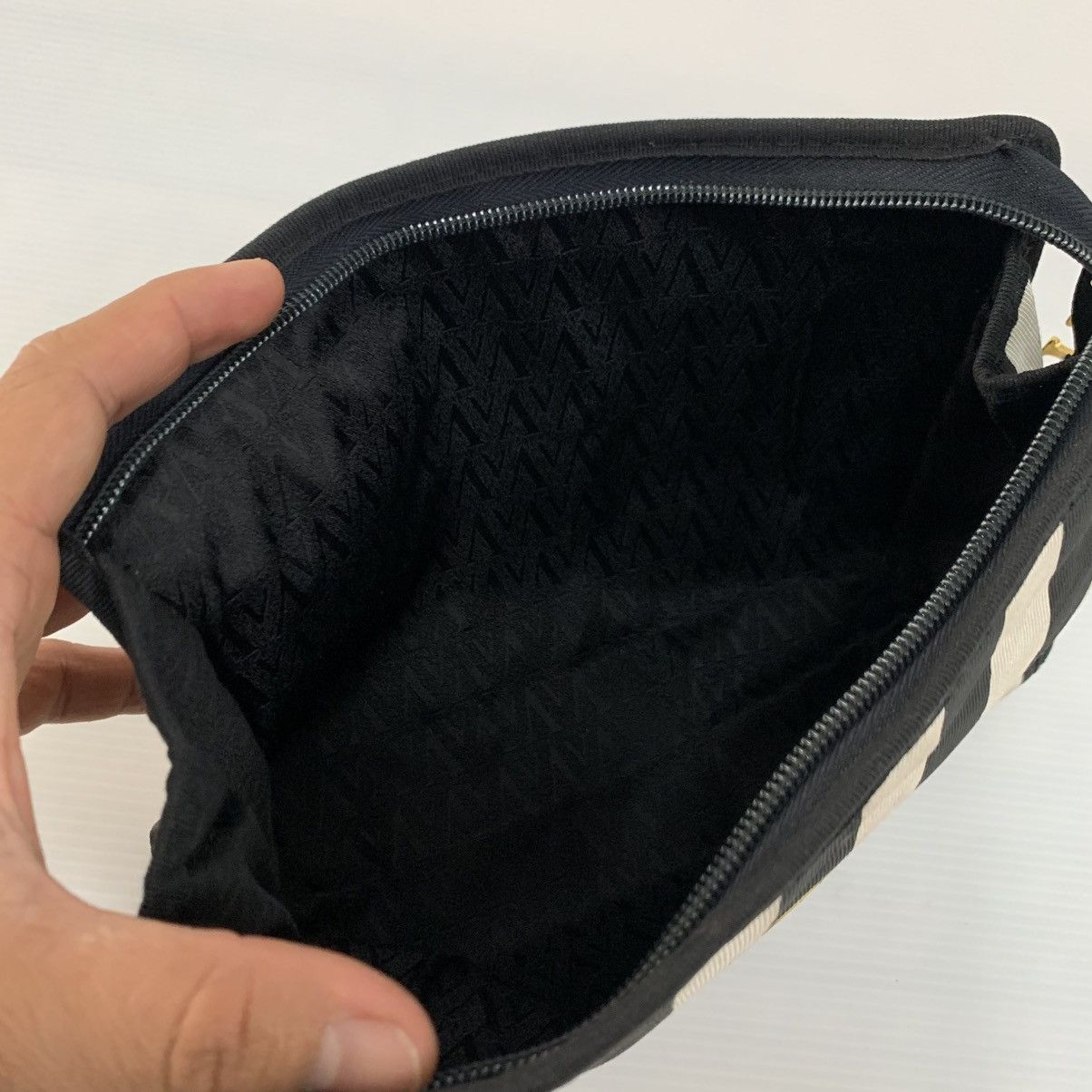 Valentino Valentino Garavani Makeup Clutch Bag Size ONE SIZE - 9 Thumbnail