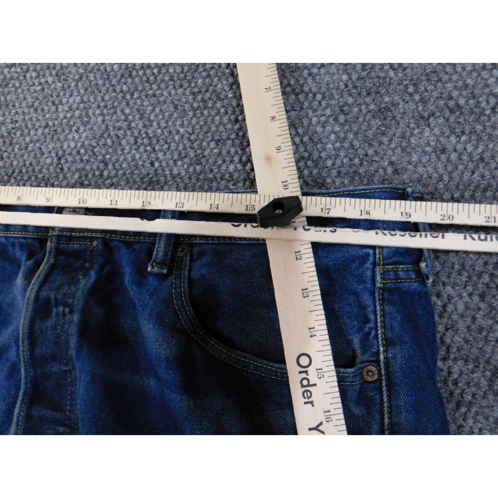 Levi's Levi's 501 Jeans Mens 38x32 Blue Straight Button Fly Denim Retro Y2K Classic Straight Jeans Mens Regular Blue Levi's 501 Retro Style Mens Size US 38 / EU 54 - 3 Thumbnail