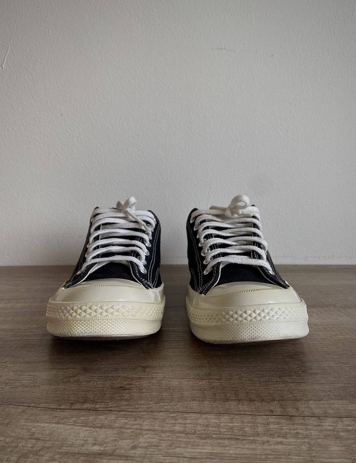 Comme des Garcons PLAY × Converse CDG Play x Converse Black Low Size US 11 / EU 44 - 2 Thumbnail