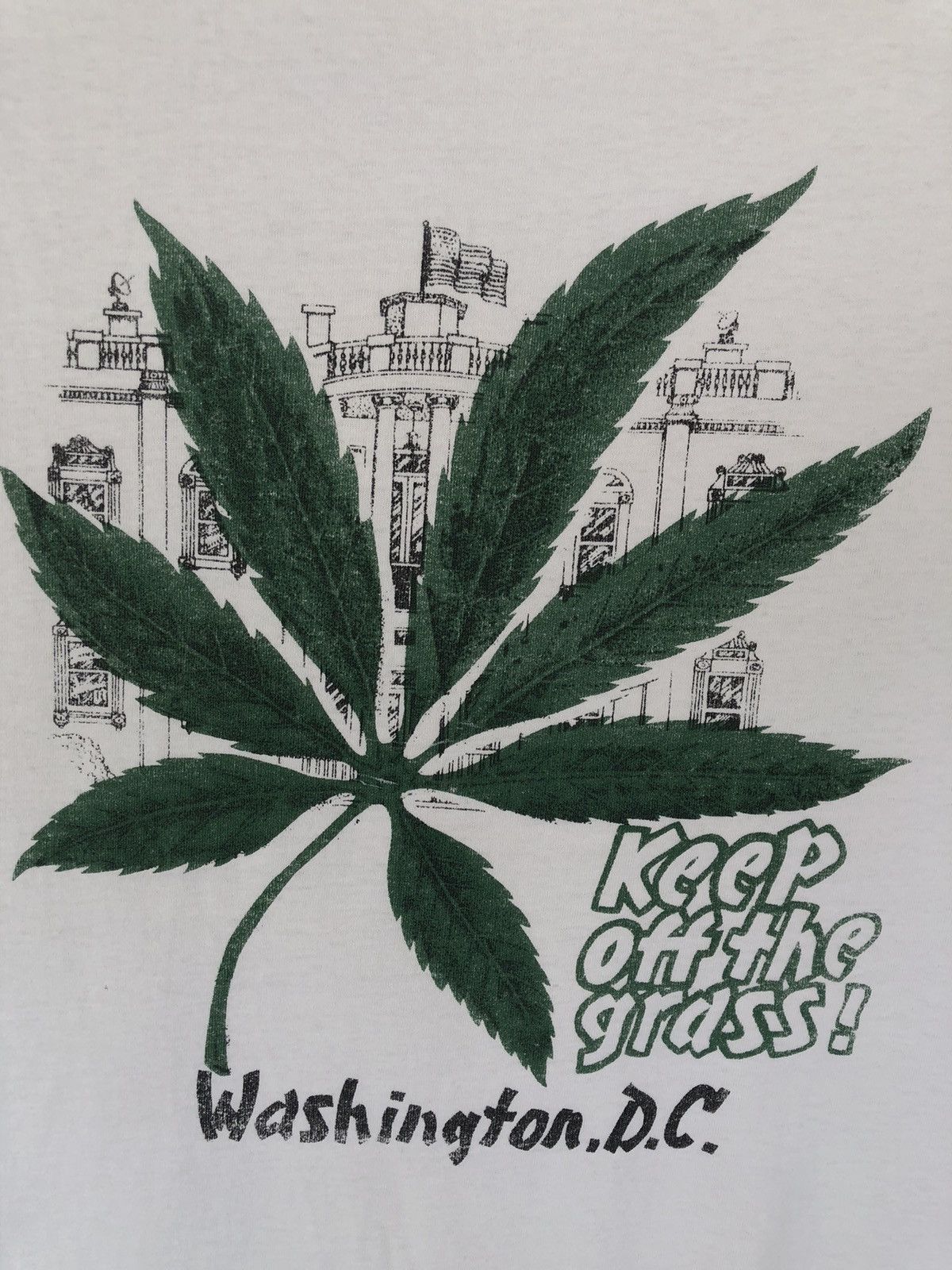 Arts & Science Vintage 90s Keep Off The Grass Marijuana Tee Size US L / EU 52-54 / 3 - 3 Thumbnail