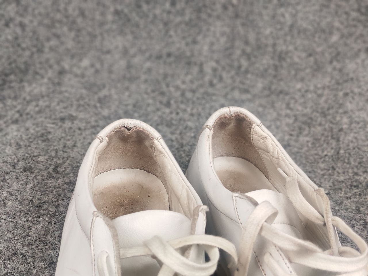 Common Projects Common Projects Achilles Low White Leather Lace Up Sneakers Size US 9 / IT 39 - 19 Thumbnail