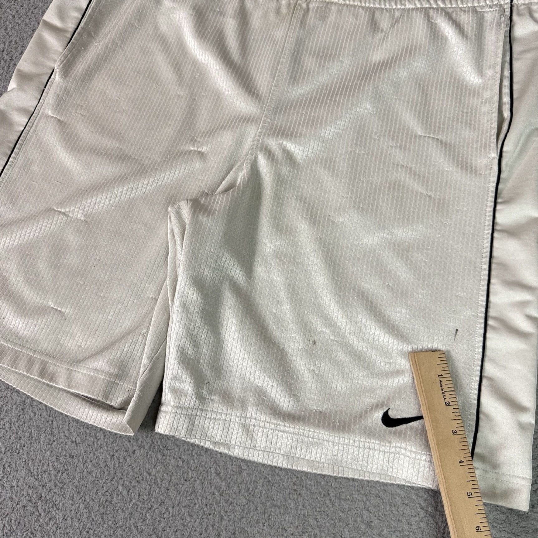 Nike Nike Basketball Shorts Mens Large White Baggy Shiny Silky Glanz Dazzle Y2K Retro Size US 33 - 7 Thumbnail