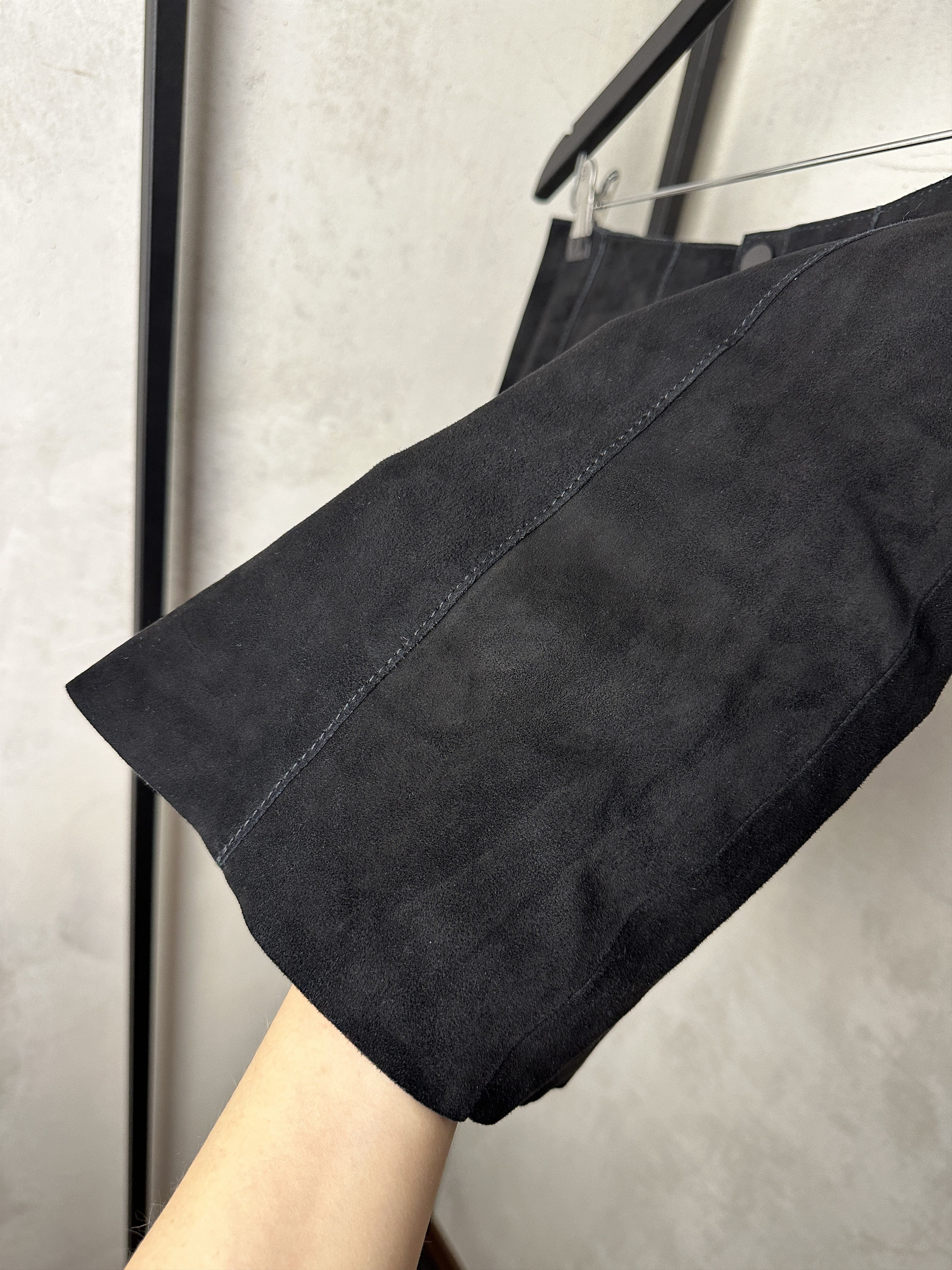 Zara Zara x Steven Meisel Black Suede Skirt Size 26" / US 2 / IT 38 - 3 Thumbnail