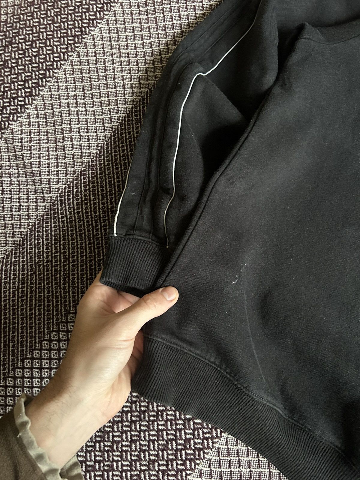 Vintage Vintage Y2K Nike Swoosh Big Logo Black Sweatshirt Boxy Fit Size US L / EU 52-54 / 3 - 4 Thumbnail