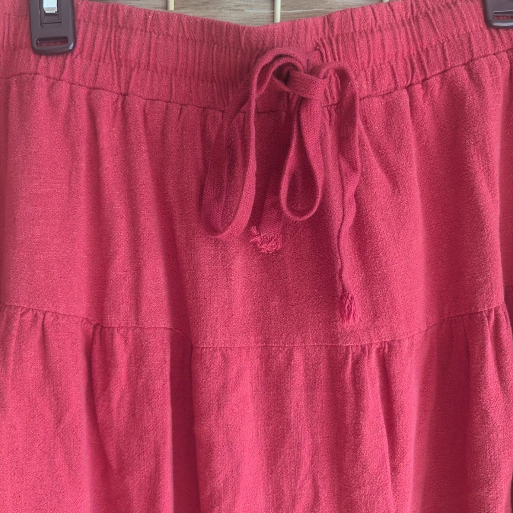 Vintage Umgee Red Linen Blend Tiered Skirt Frayed Hem XL Boho Festival Beach Casual Skirt Womens Linen Blend Mini Frayed Fringe Elastic Waist Summer Spring Size 40" / US 18 - 3 Thumbnail