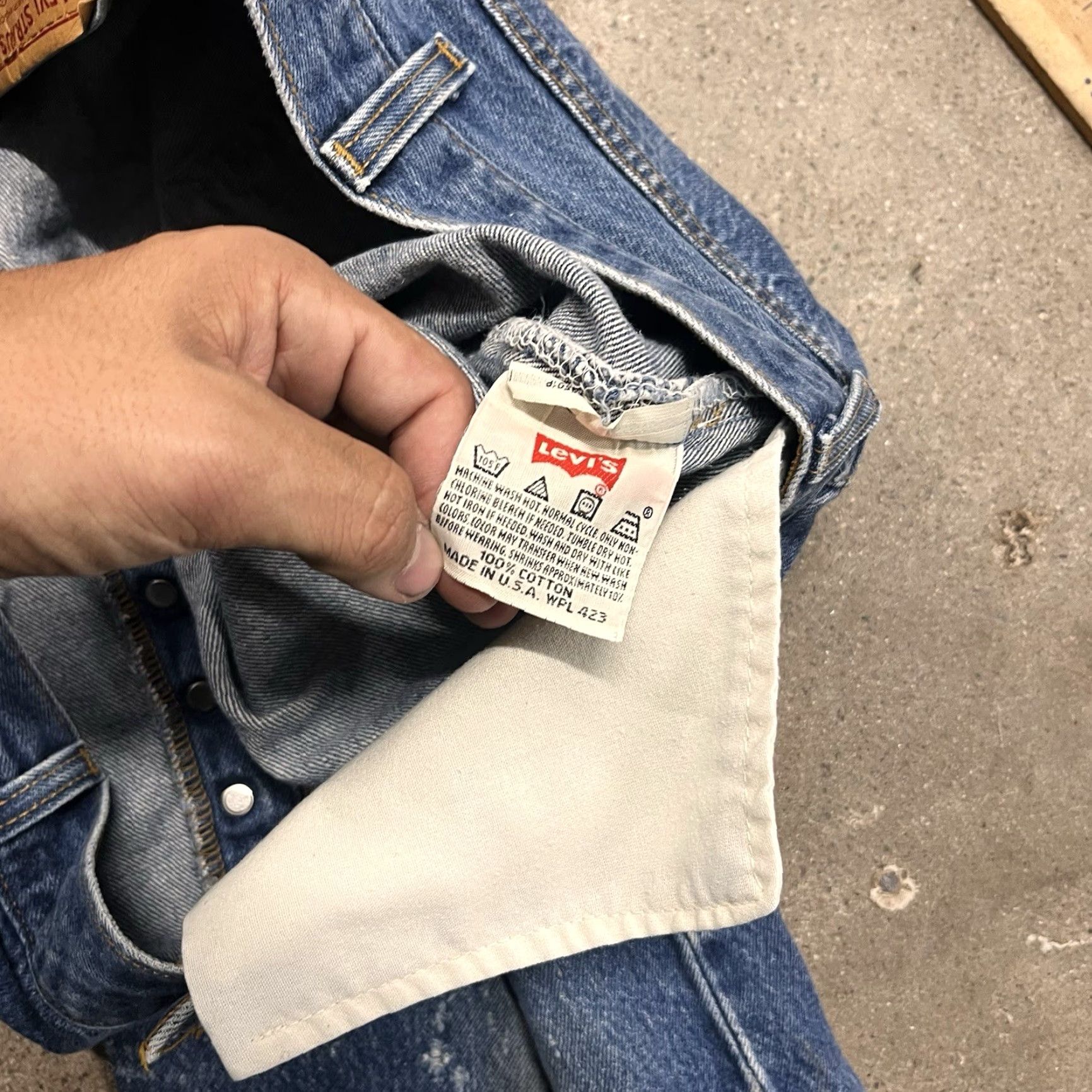 VTG Levi's 501 Jeans Mens 38x32 USA Made 90s Denim Distressed Blue Regular Straight Button Fly Pockets 5-Pocket Design Vintage Clothing Men's