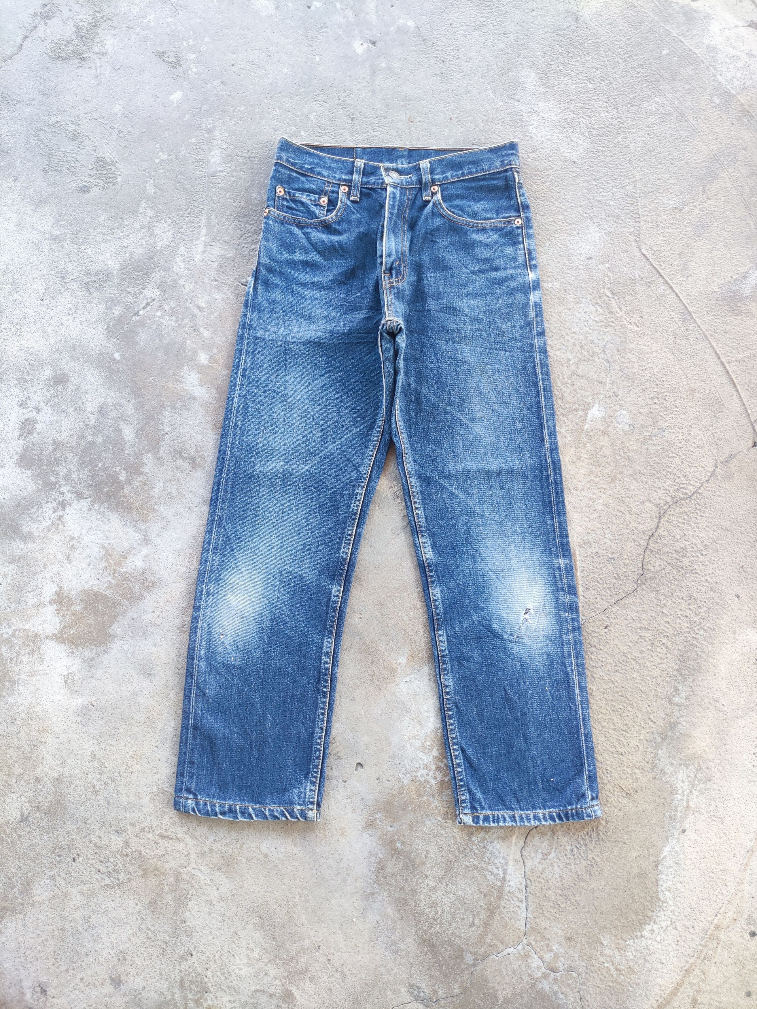 Jean × Levi's × Vintage Vintage Levi's 552 Distressed Jeans Faded Denim Pants W28 Size US 28 / EU 44 - 2 Thumbnail