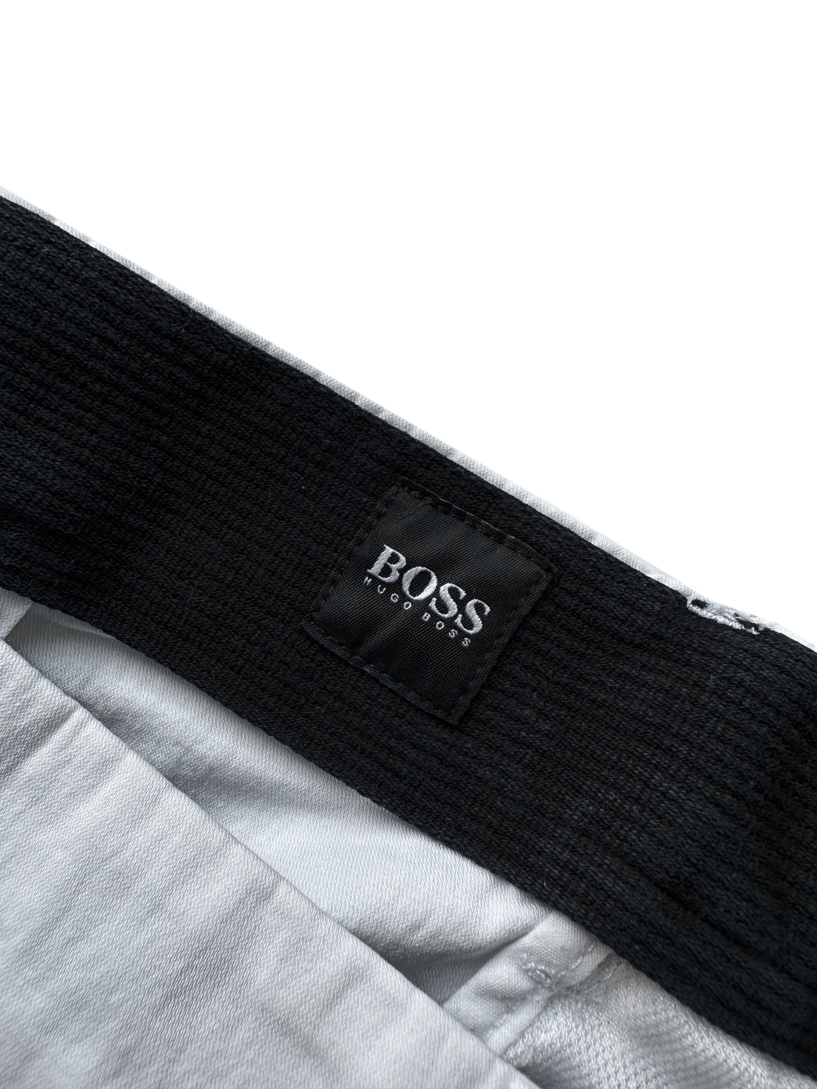 Hugo × Hugo Boss Hugo Boss white chino shorts Size US 32 / EU 48 - 2 Thumbnail