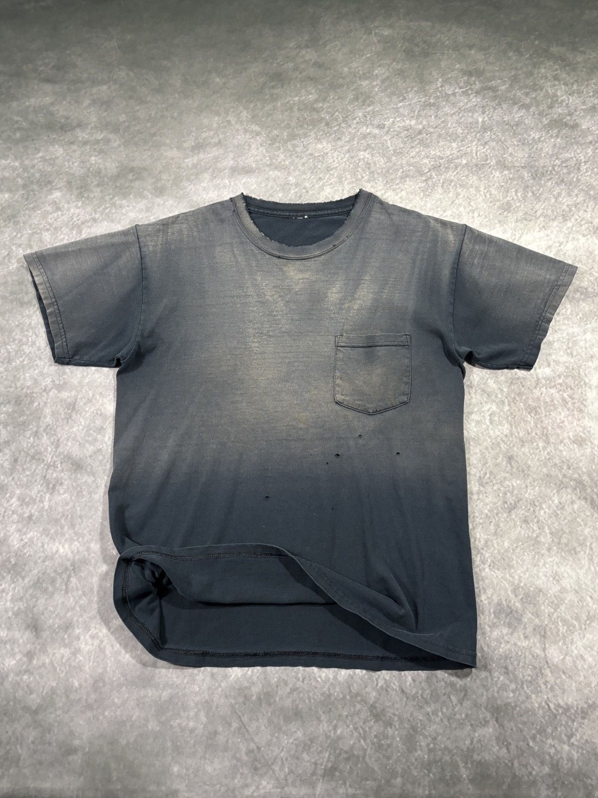 Vintage Thrashed Vintage Blank Tee Faded Distressed Bleach Sun 1990s Size US M / EU 48-50 / 2 - 2 Thumbnail
