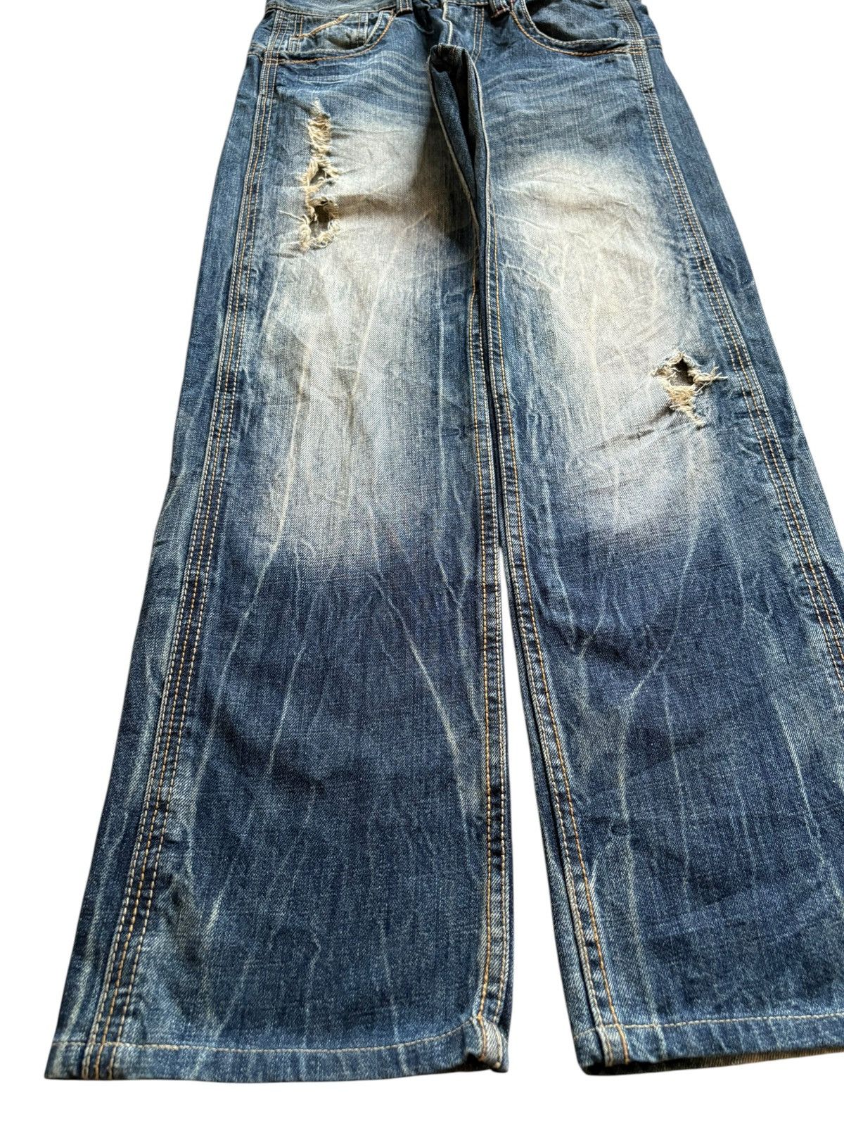 Japanese Brand Vintage Japanese Brand Mud Wash Buckle Back Rip Loose Jeans Size US 30 / EU 46 - 6 Thumbnail