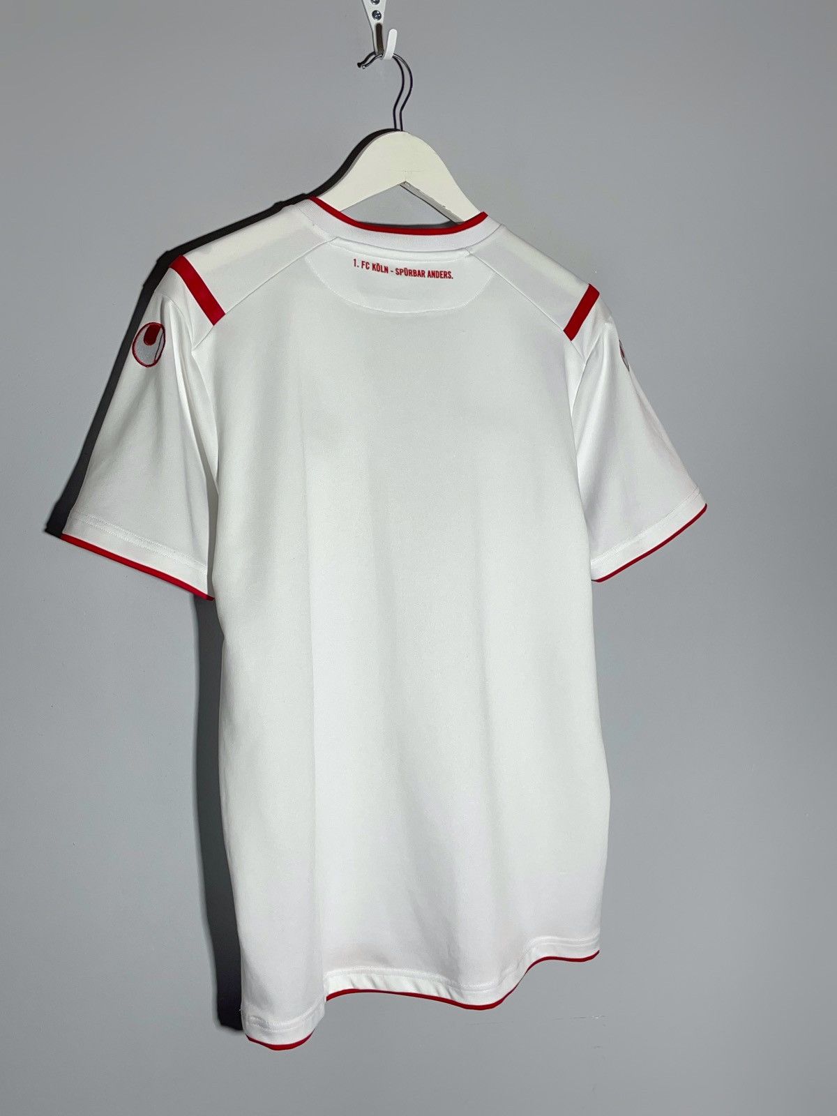 Other FC Köln Hummel 2019/20 Home Football Shirt Size US L / EU 52-54 / 3 - 7 Thumbnail