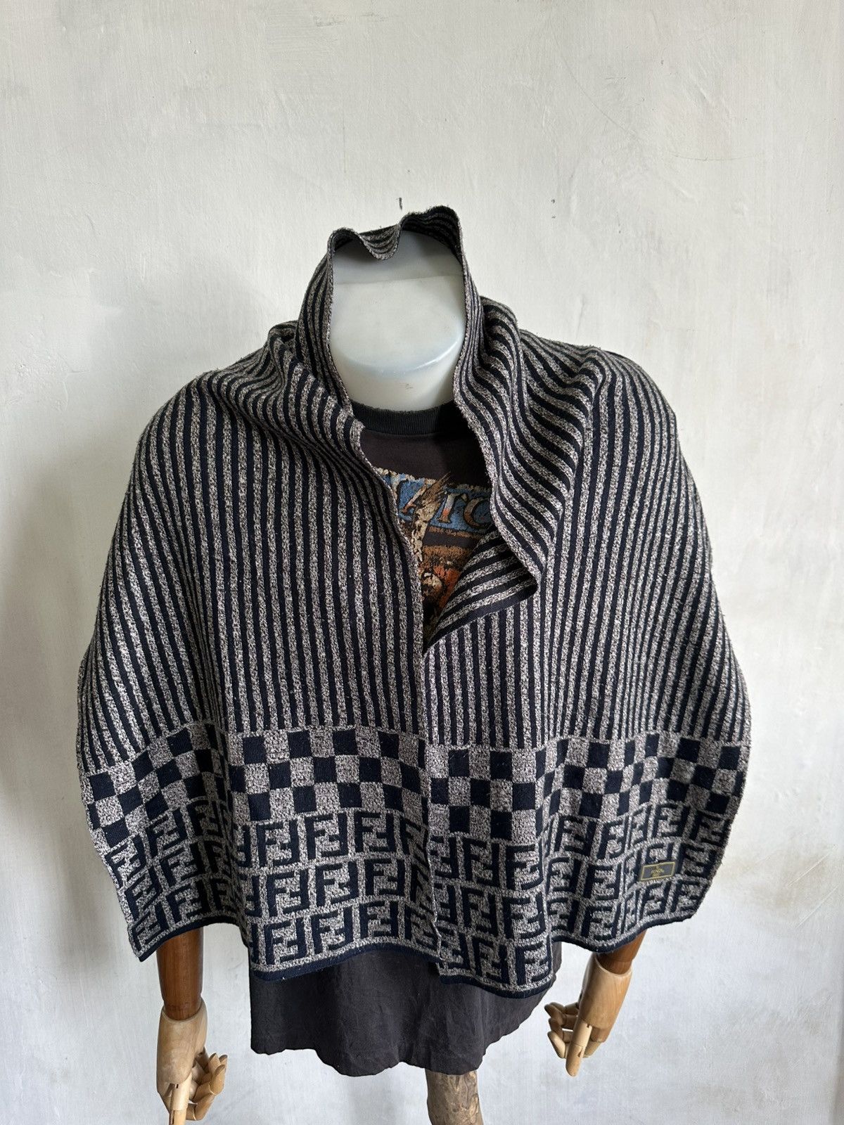 Vintage Vintage Fendi Scarf Unisex Size ONE SIZE - 3 Thumbnail