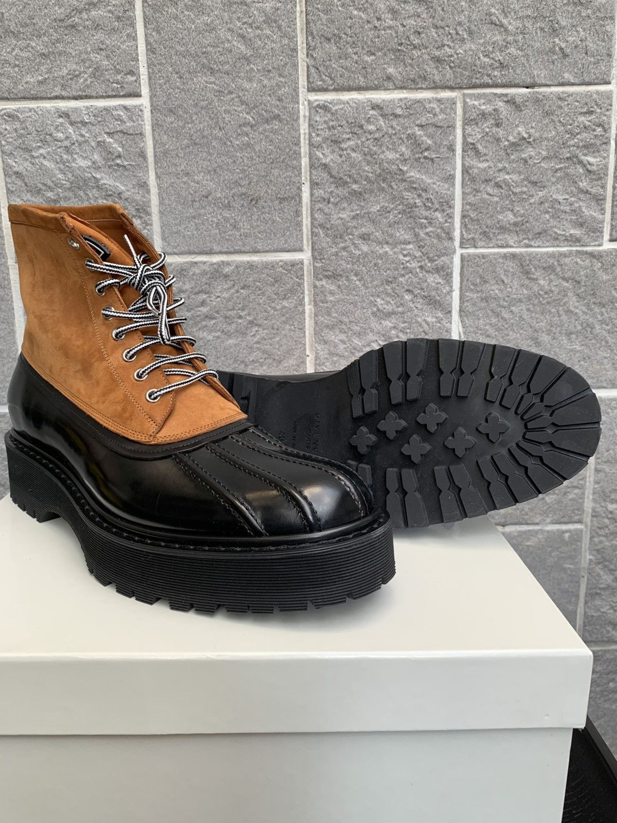 Givenchy Camden Snow Boots beige/black Size US 12 / EU 45 - 7 Thumbnail