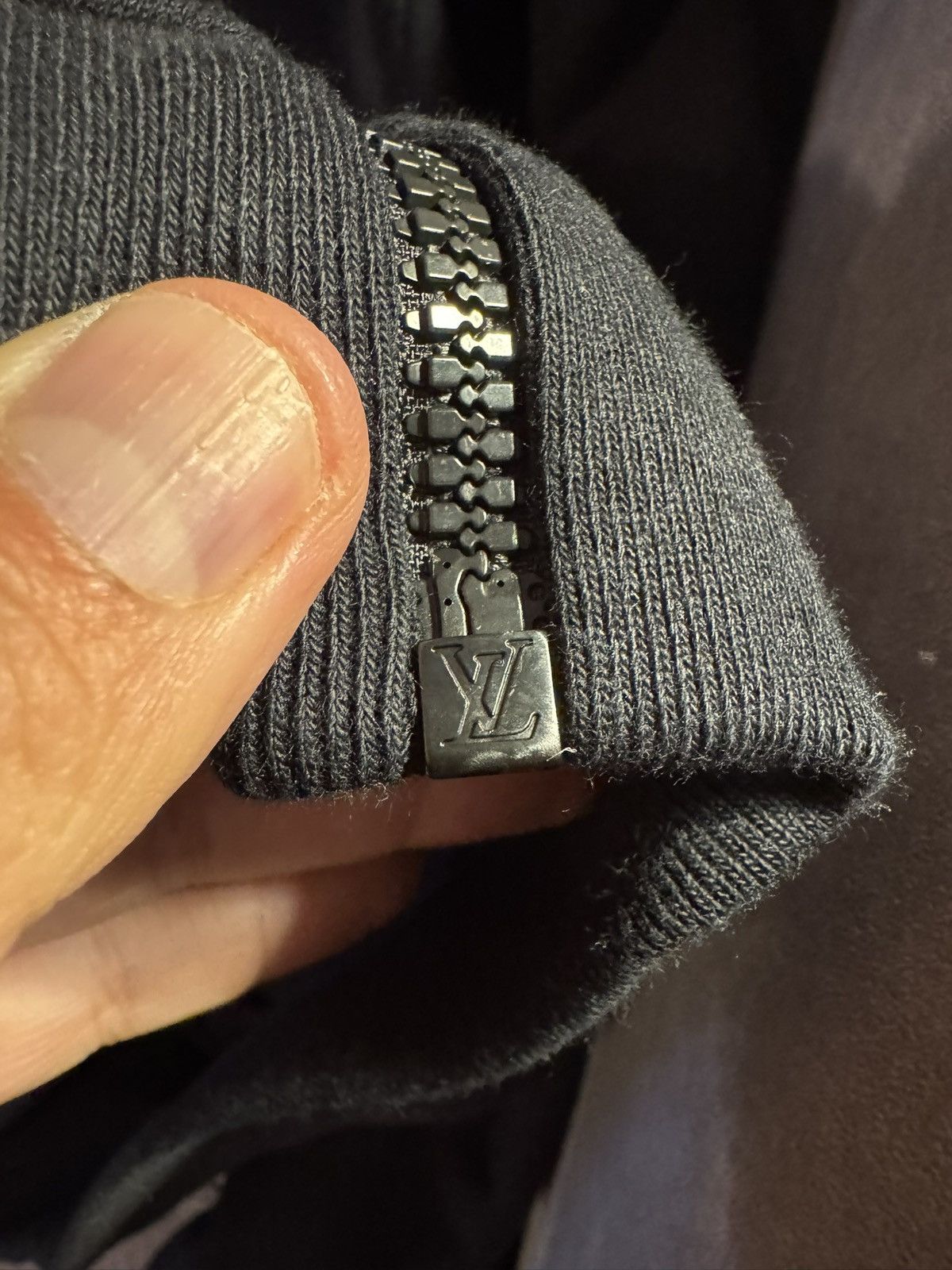 Louis Vuitton Louis Vuitton hoodie study all photos for tape measurements Size US M / EU 48-50 / 2 - 24 Thumbnail
