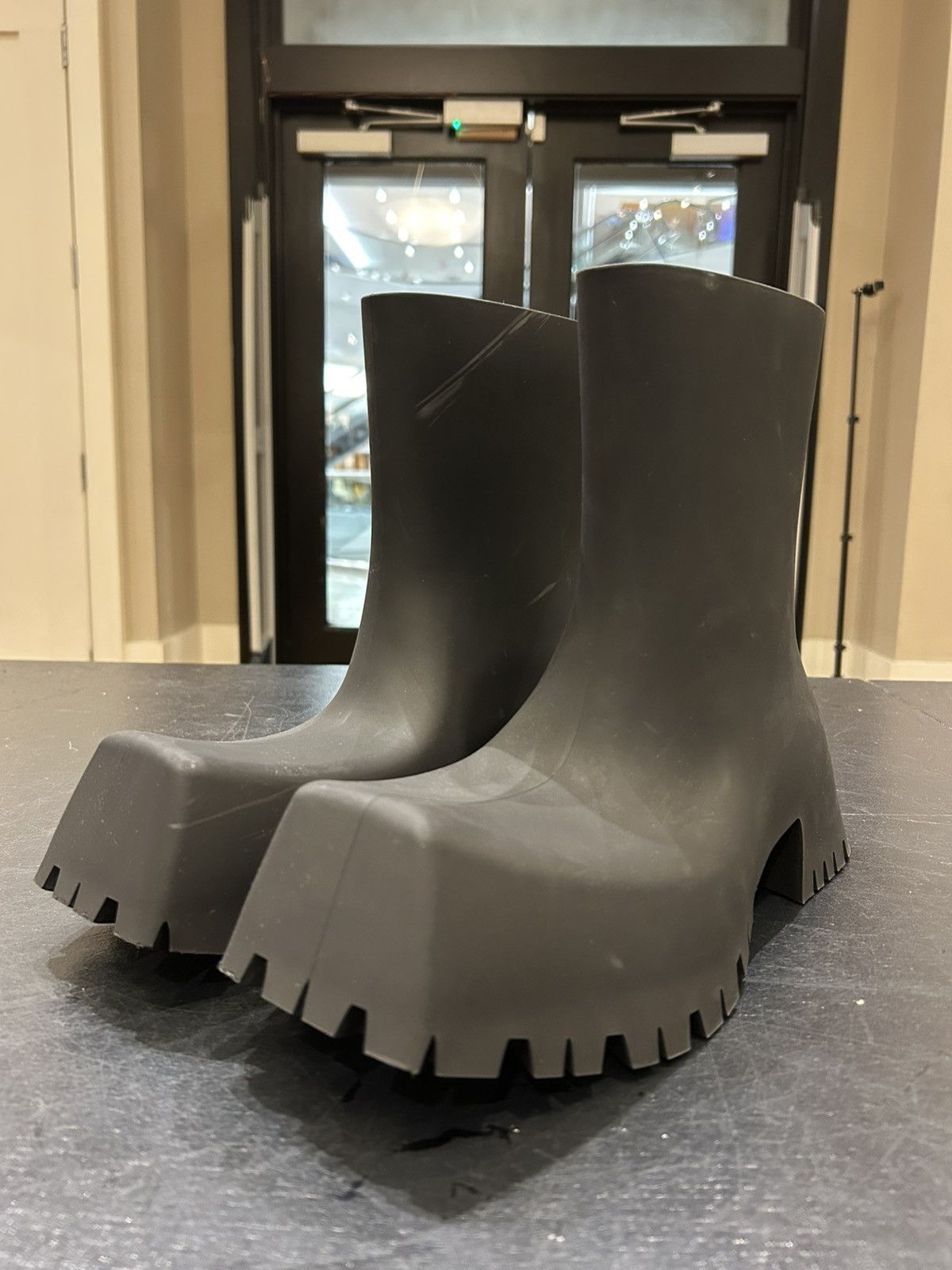 Balenciaga Balenciaga Trooper Rubber Boots Size US 9 / EU 42 - 1 Thumbnail