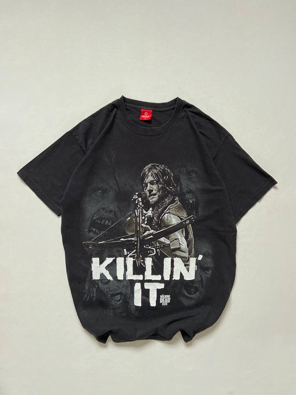 Vintage The Walking Dead 2014 AMC Film Holding Tee Size US M / EU 48-50 / 2 - 1 Thumbnail
