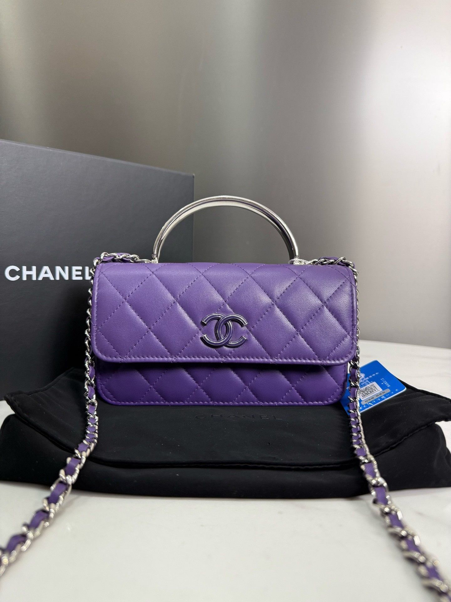 Chanel Pre-loved Bag Very good condition Size ONE SIZE - 1 Thumbnail