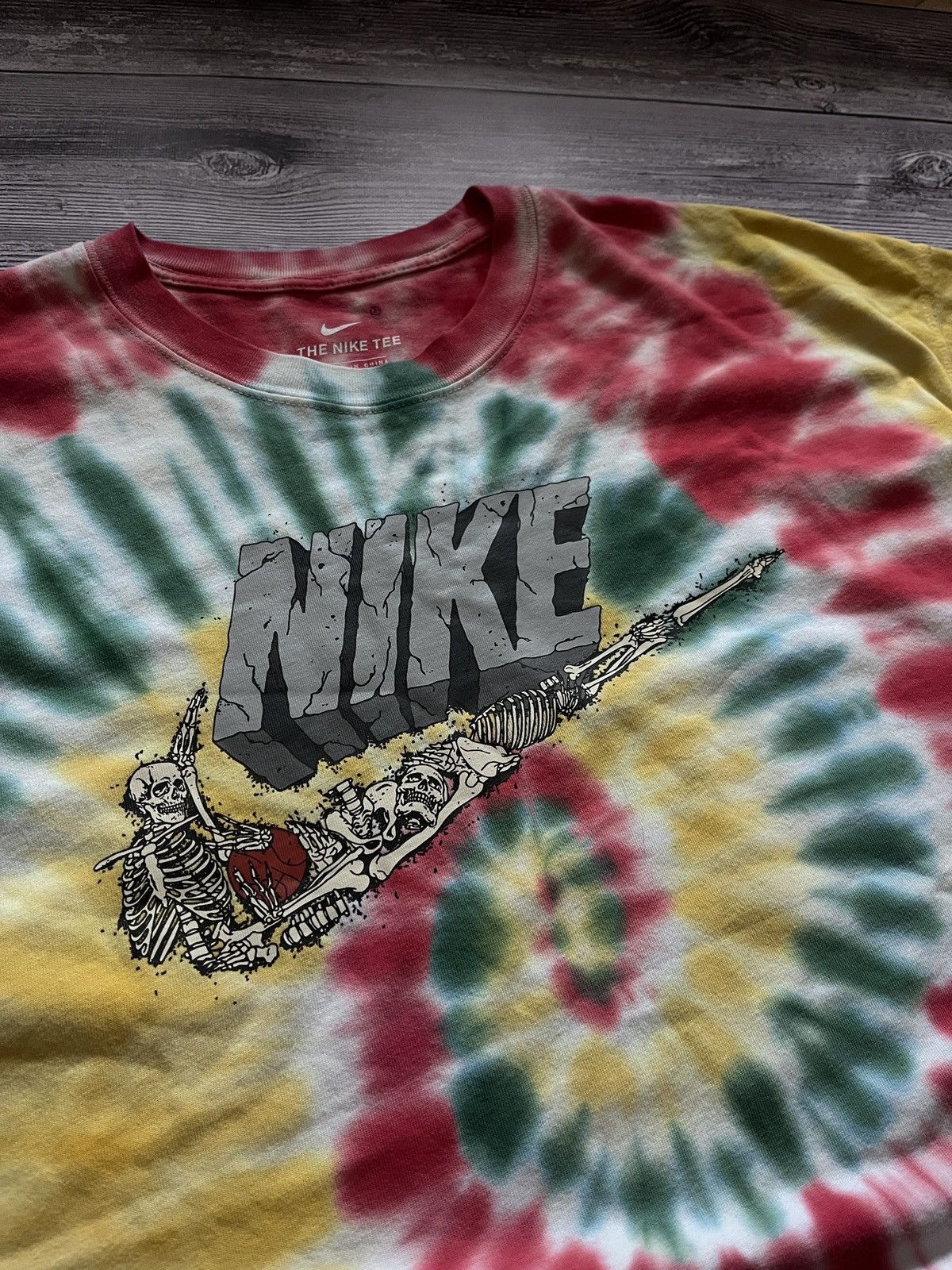 Nike Nike Tie-Dye Graphic Tee Skeleton Swoosh Size US XL / EU 56 / 4 - 2 Thumbnail