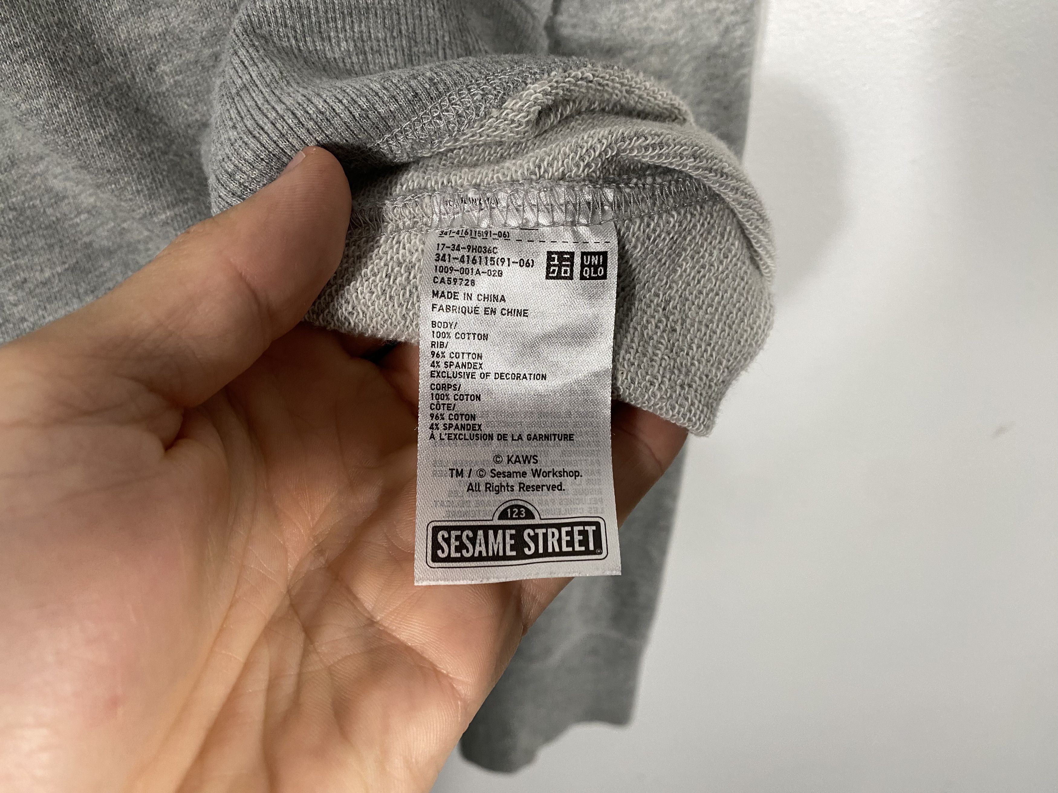 Kaws × Uniqlo Uniqlo x KAWS x Sesame Street Companion Character Crewneck Size US M / EU 48-50 / 2 - 6 Thumbnail