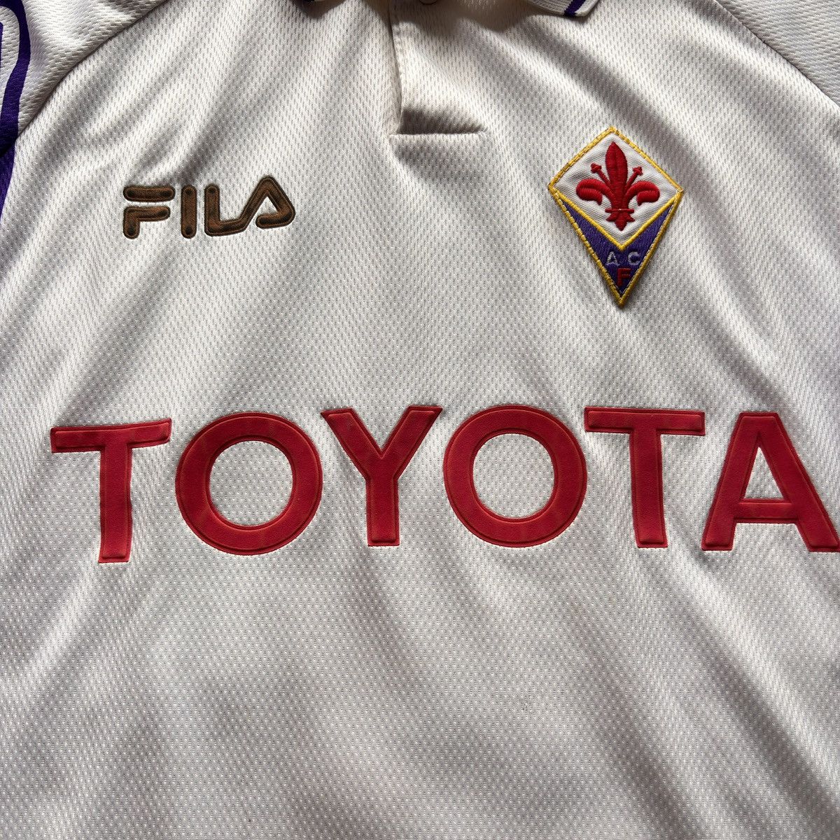 Fila Fiorentina Away Player Issue 1999-00 Batistuta #9 Size US M / EU 48-50 / 2 - 8 Thumbnail