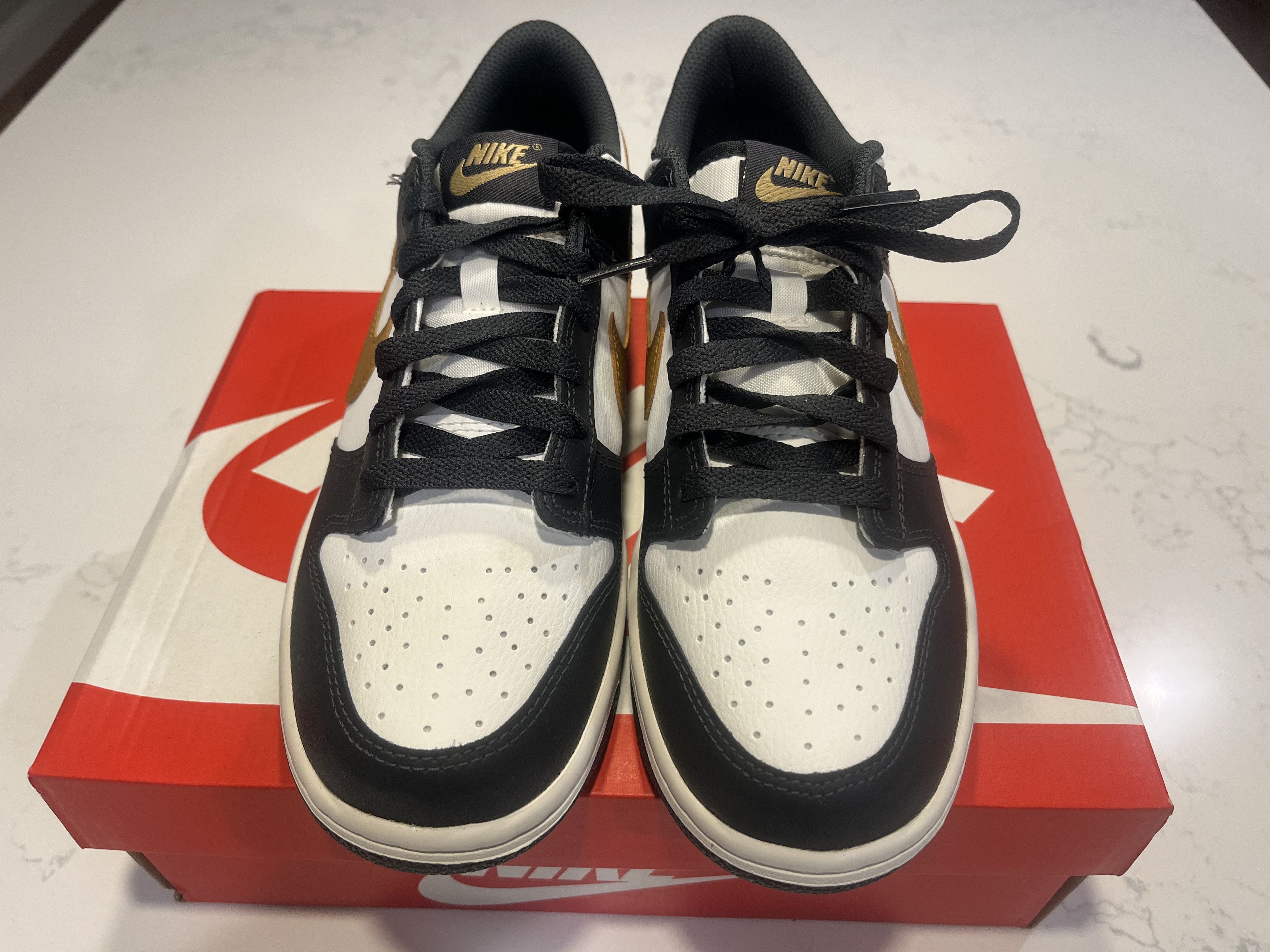 Nike Nike Dunk Low GS 7Y Summit white/ Metallic Gold Size US 7 / EU 40 - 2 Thumbnail