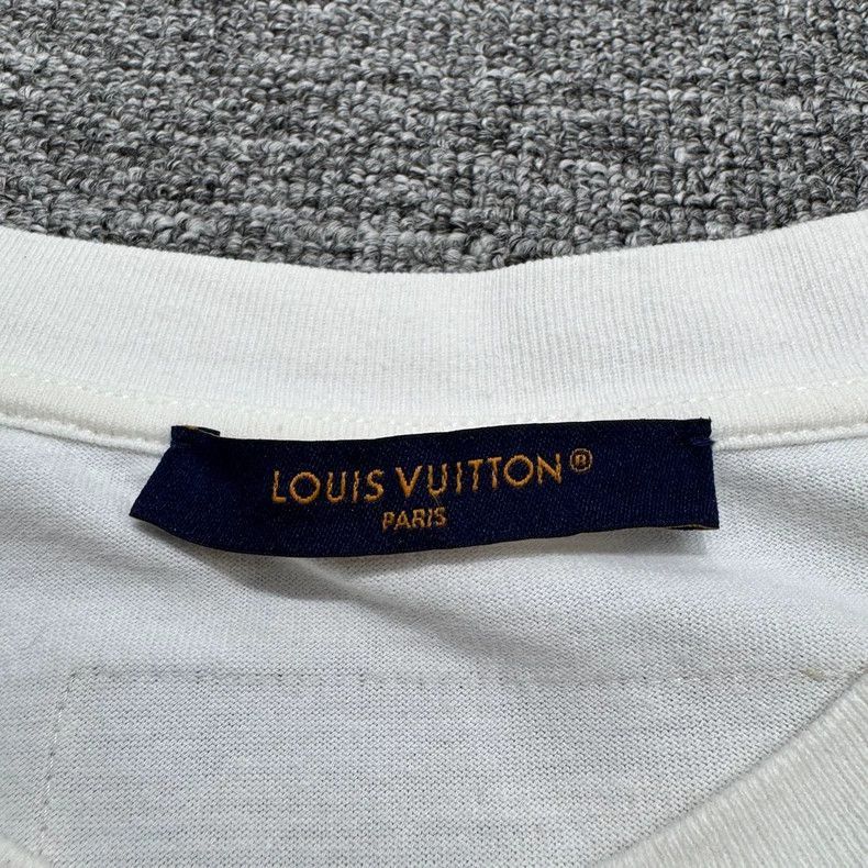 Louis Vuitton Louis Vuitton Pocket Graphic Short Sleeve T -2505 Size US S / EU 44-46 / 1 - 4 Thumbnail