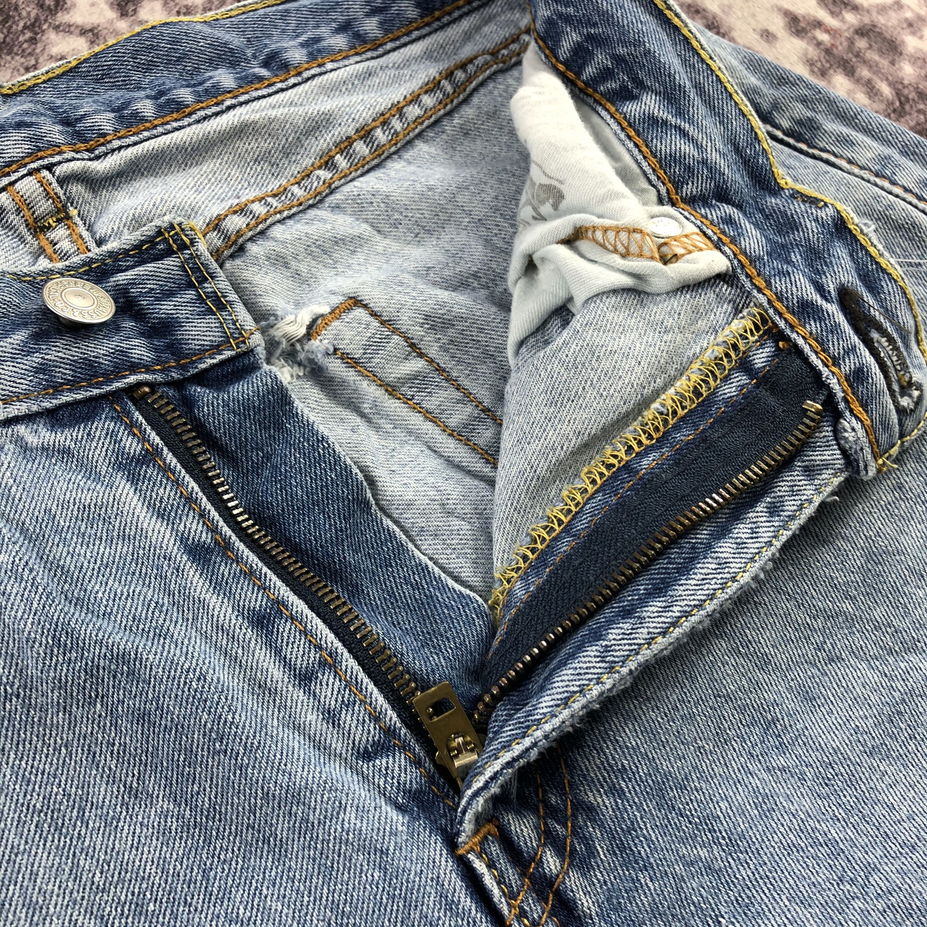 Levi's × Vintage Vintage Blue Wash Levis 505 Jeans-JM3144 Size US 31 - 11 Thumbnail
