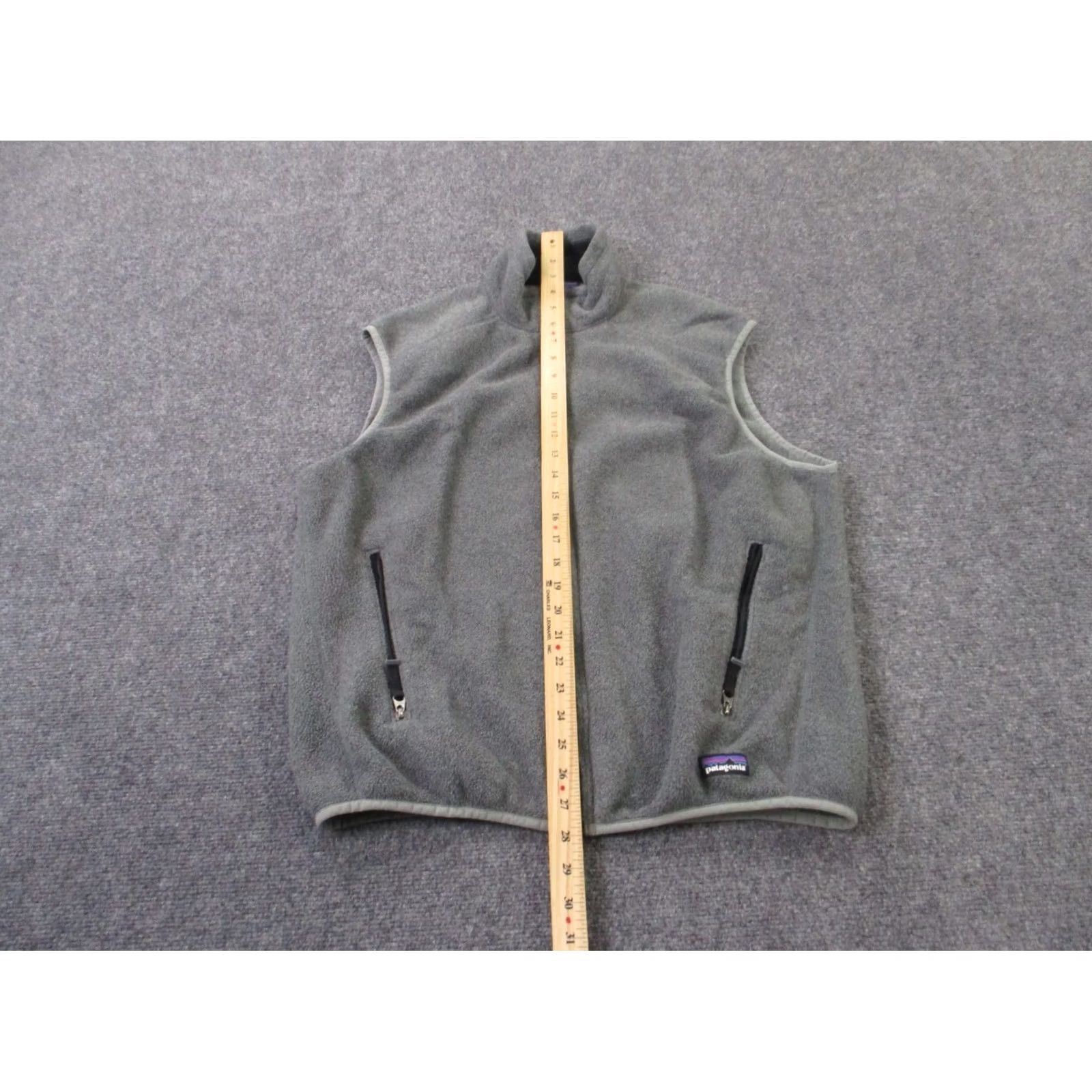 Patagonia Patagonia Sweater Mens M Gray Vest Jacket Men Fleece Synchilla Camping Hiking Outdoor Size US M / EU 48-50 / 2 - 3 Thumbnail