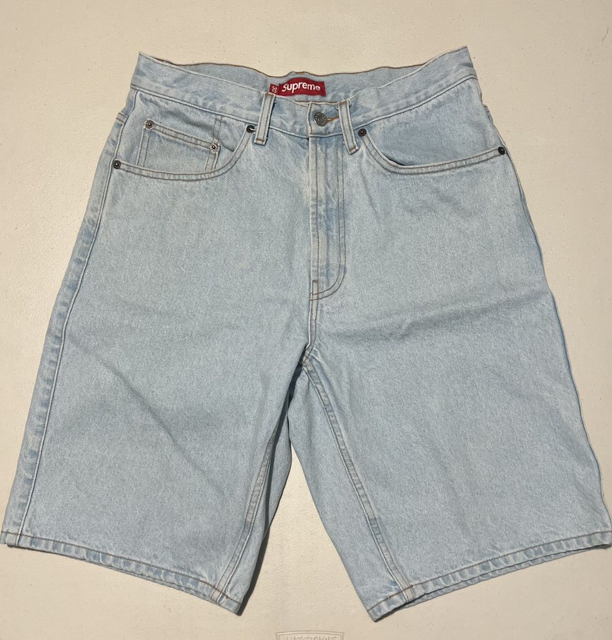 パンツ Supreme Baggy Denim Short \"Bleached\" 32 Supreme Baggy Denim Short (SS25) - $138