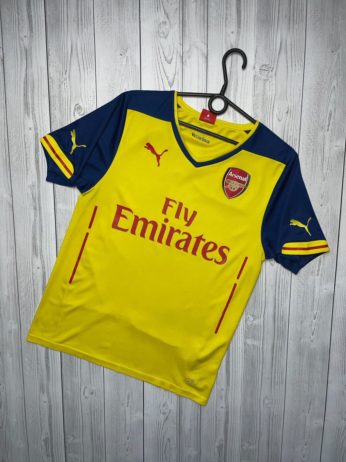 Vintage Vintage Arsenal soccer jersey size S yellow puma Size US S / EU 44-46 / 1 - 1 Thumbnail