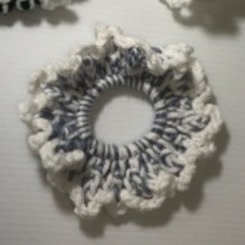 Handmade NWT Handmade Crocheted Hair Scrunchie by Dawny Set of 3 Size ONE SIZE - 2 Thumbnail