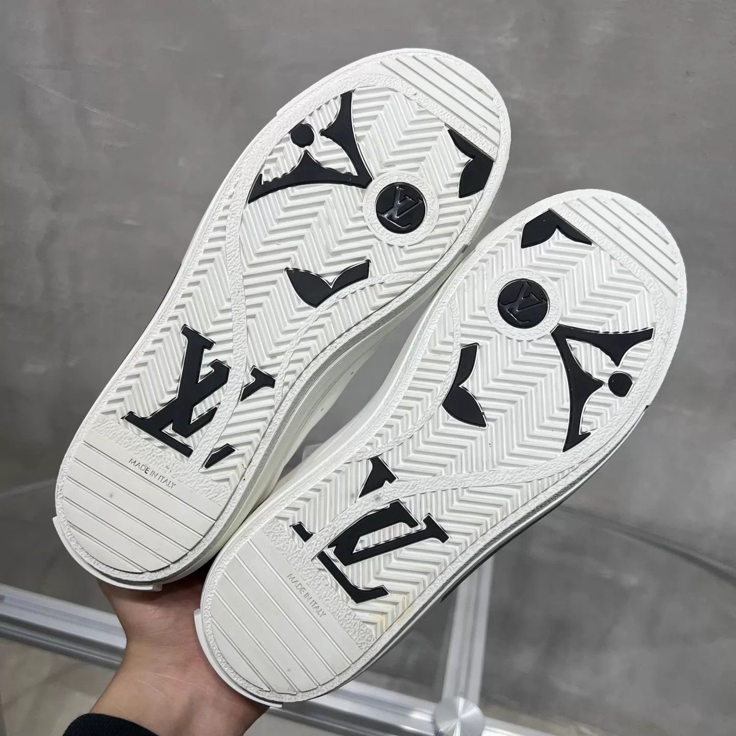 Louis Vuitton LV Charlie White Brown Monogram Sneaker UK4/38 Size US 7.5 / IT 37.5 - 7 Thumbnail