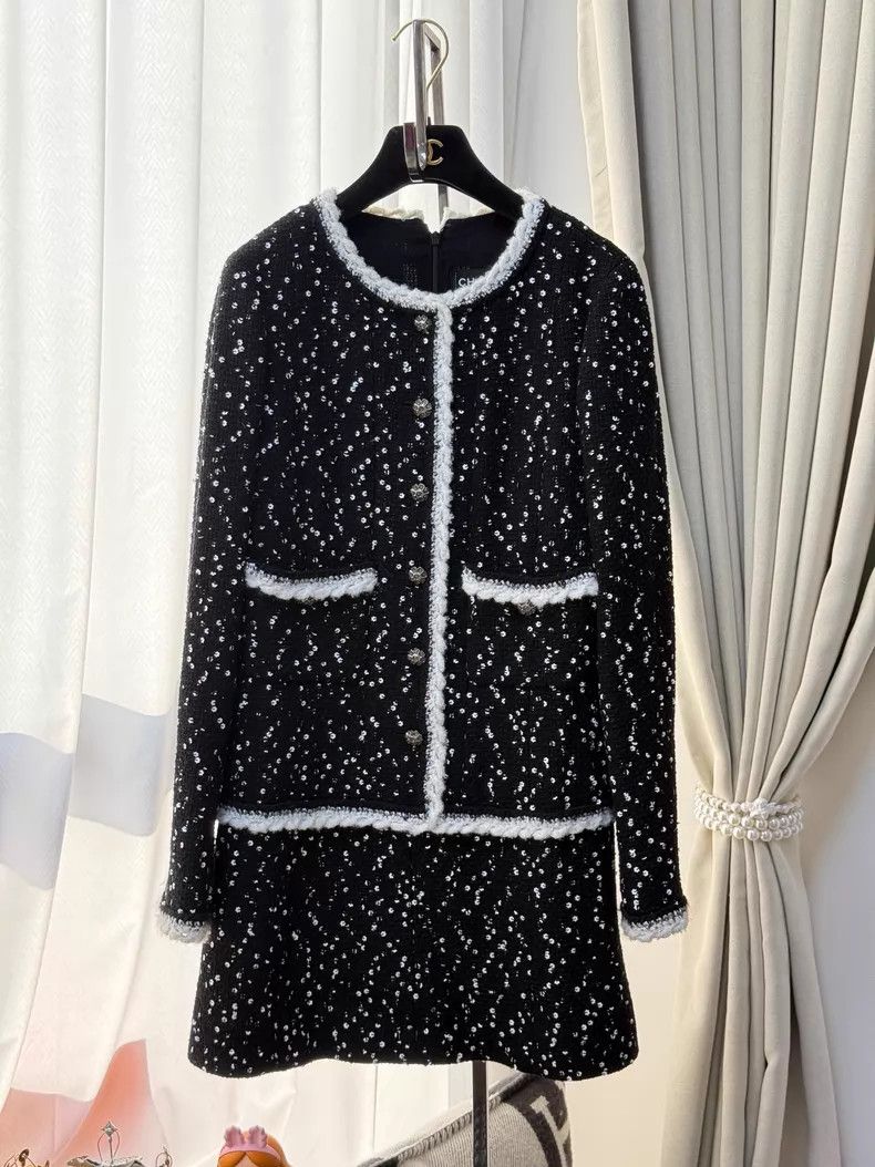Chanel Chanel White rolled-edge snowflake sequin full of stars tw Size XS / US 0-2 / IT 36-38 - 1 Thumbnail