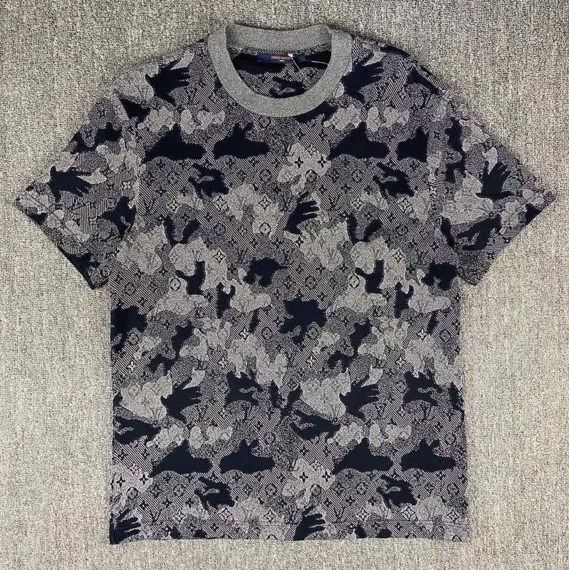 Louis Vuitton Louis Vuitton Gray Cotton T-Shirt for Women 0089 Size L / US 10 / IT 46 - 1 Thumbnail