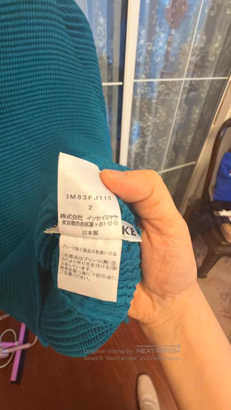 Issey Miyake Issey Miyake Blue V-Neck Knit Sweater (For Reference Only) Size M / US 6-8 / IT 42-44 - 2 Thumbnail