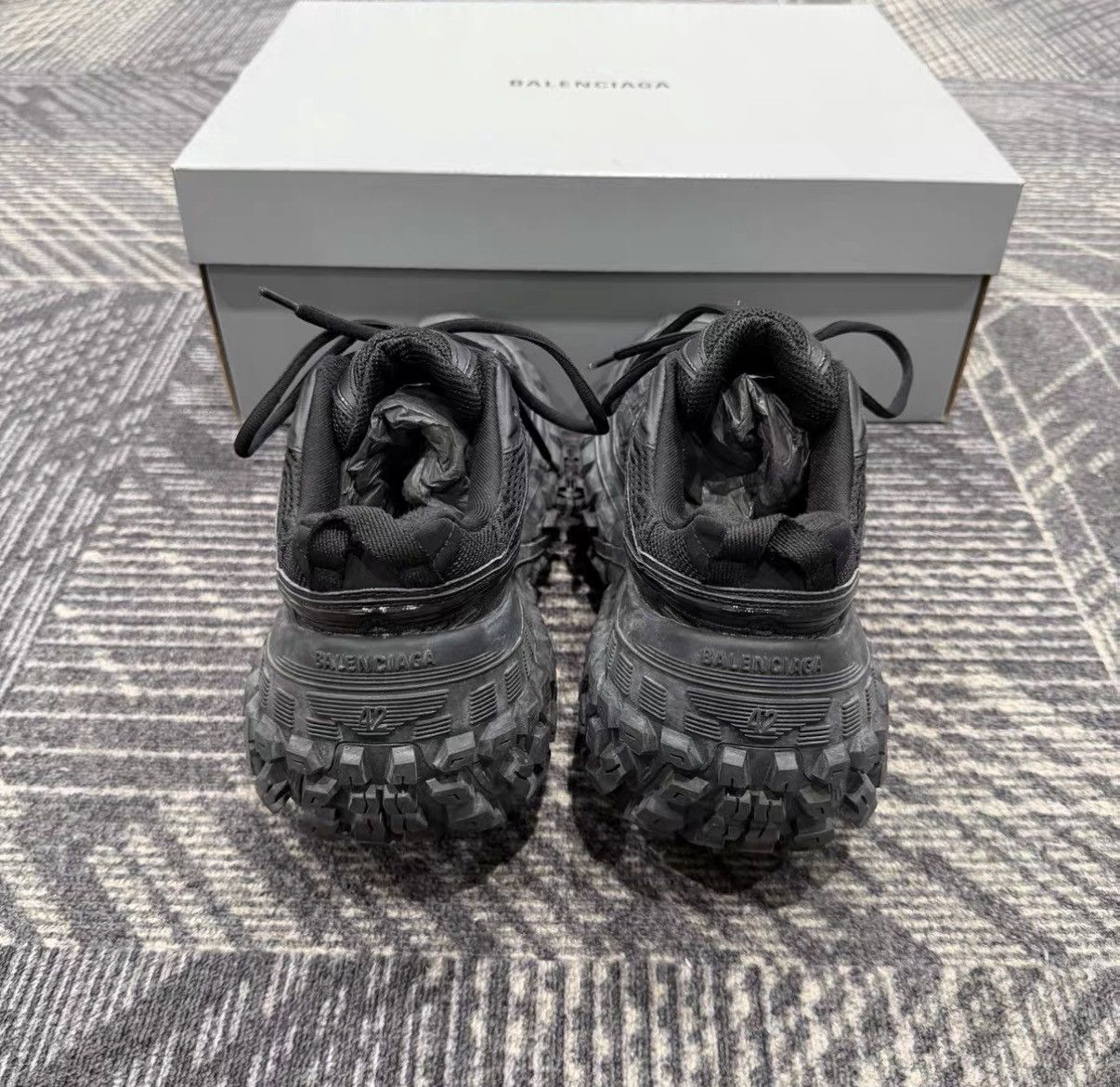 Balenciaga Balenciaga Bouncer Vintage Distressed Tire Shoes J42 Size US 9 / EU 42 - 3 Thumbnail