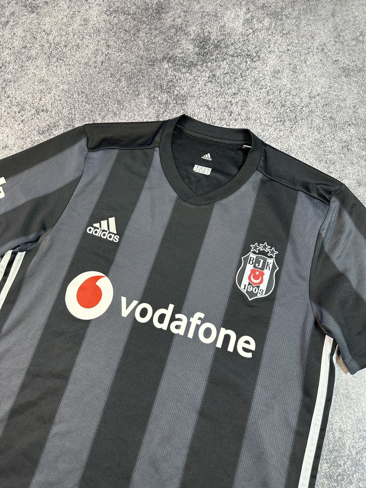 Adidas Adidas Beshiktash Vodafone Soccer Jersey Turkey M 18/19 Size US M / EU 48-50 / 2 - 2 Thumbnail