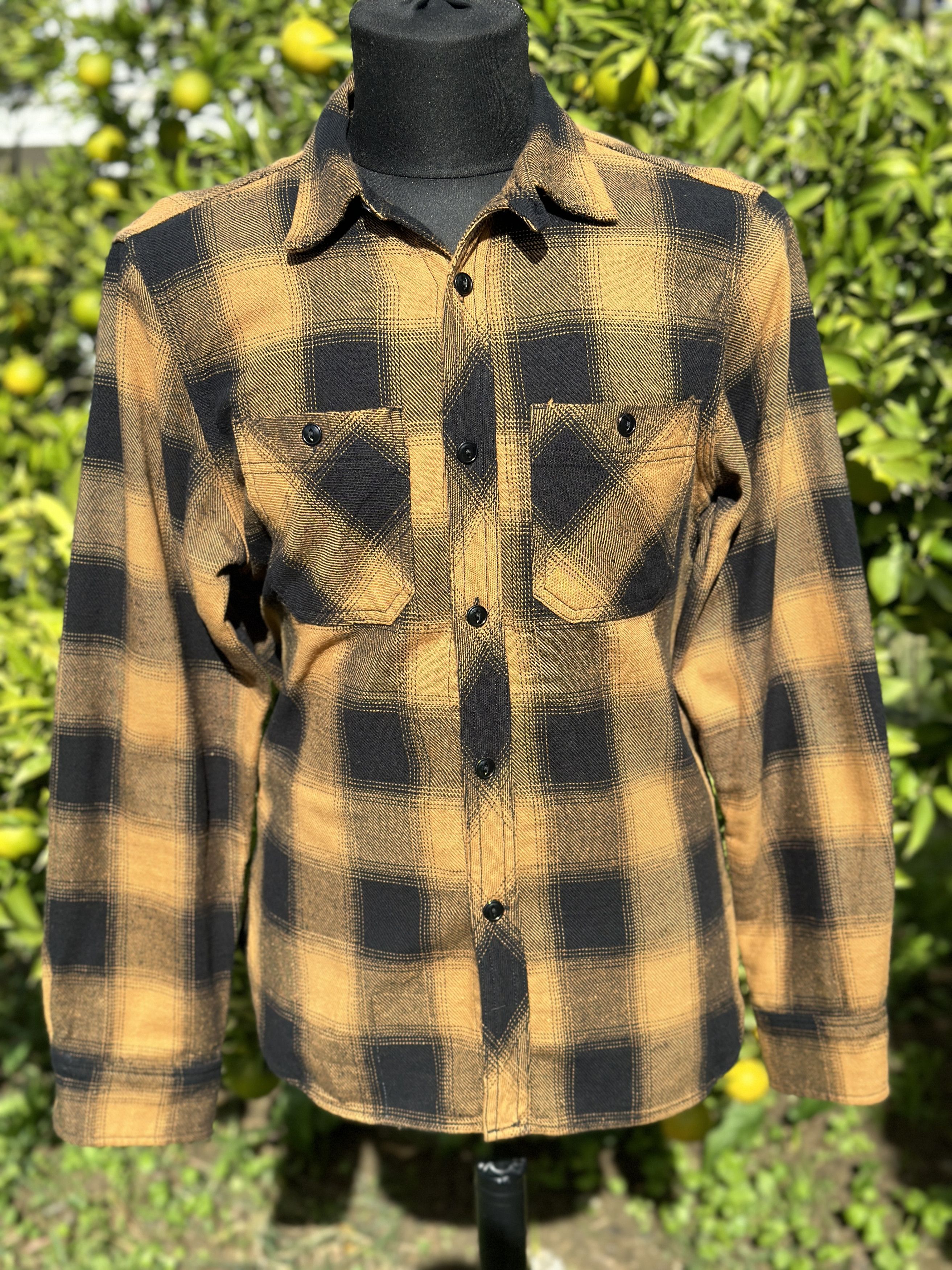 Rogue Territory Rare Rogue Territory Western Gold Heavy Plaid Button Size M Size US M / EU 48-50 / 2 - 1 Thumbnail