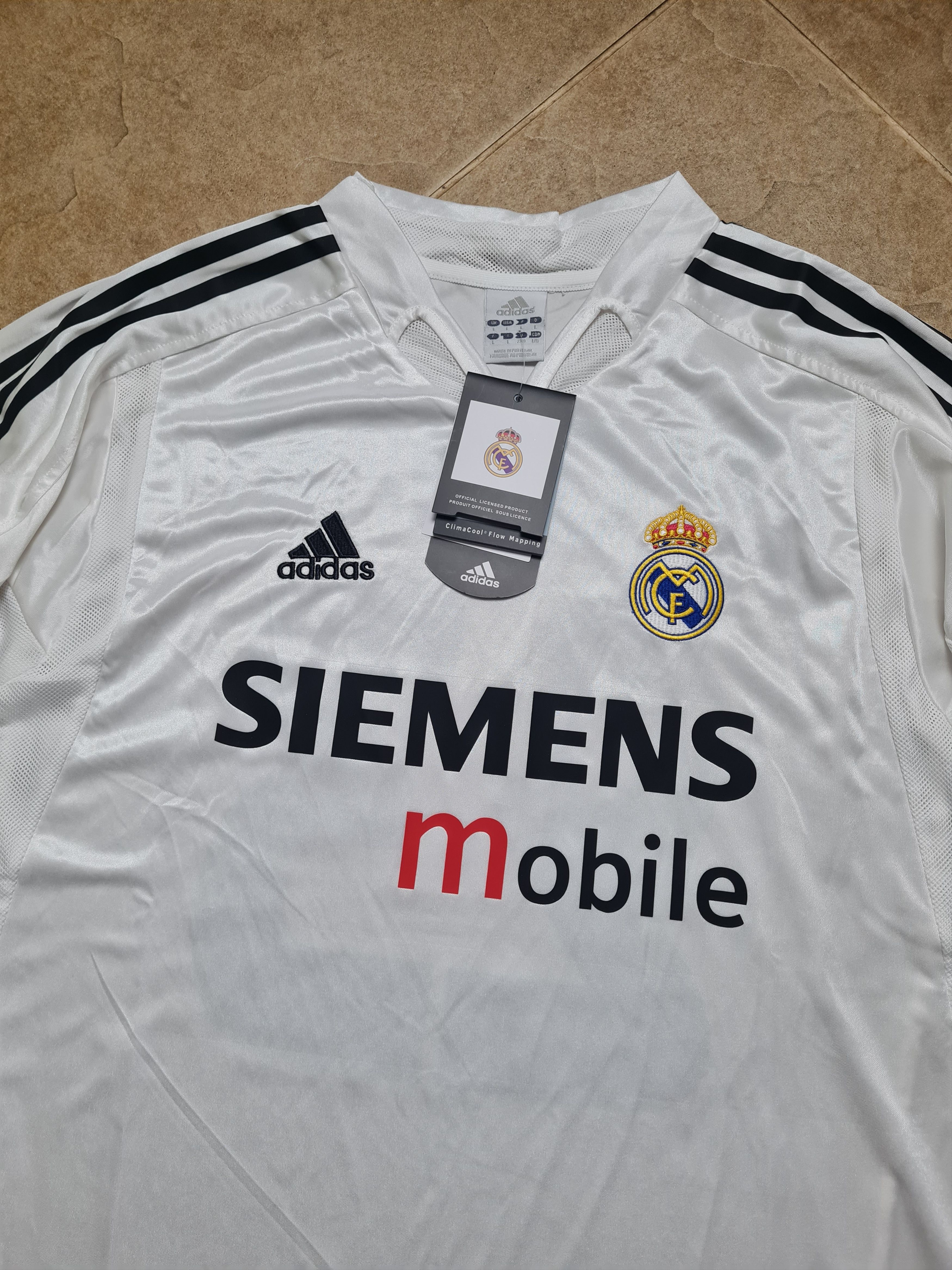 Adidas Real Madrid 2004/2005 David Beckham Football Adidas AJF001 Size US L / EU 52-54 / 3 - 2 Thumbnail