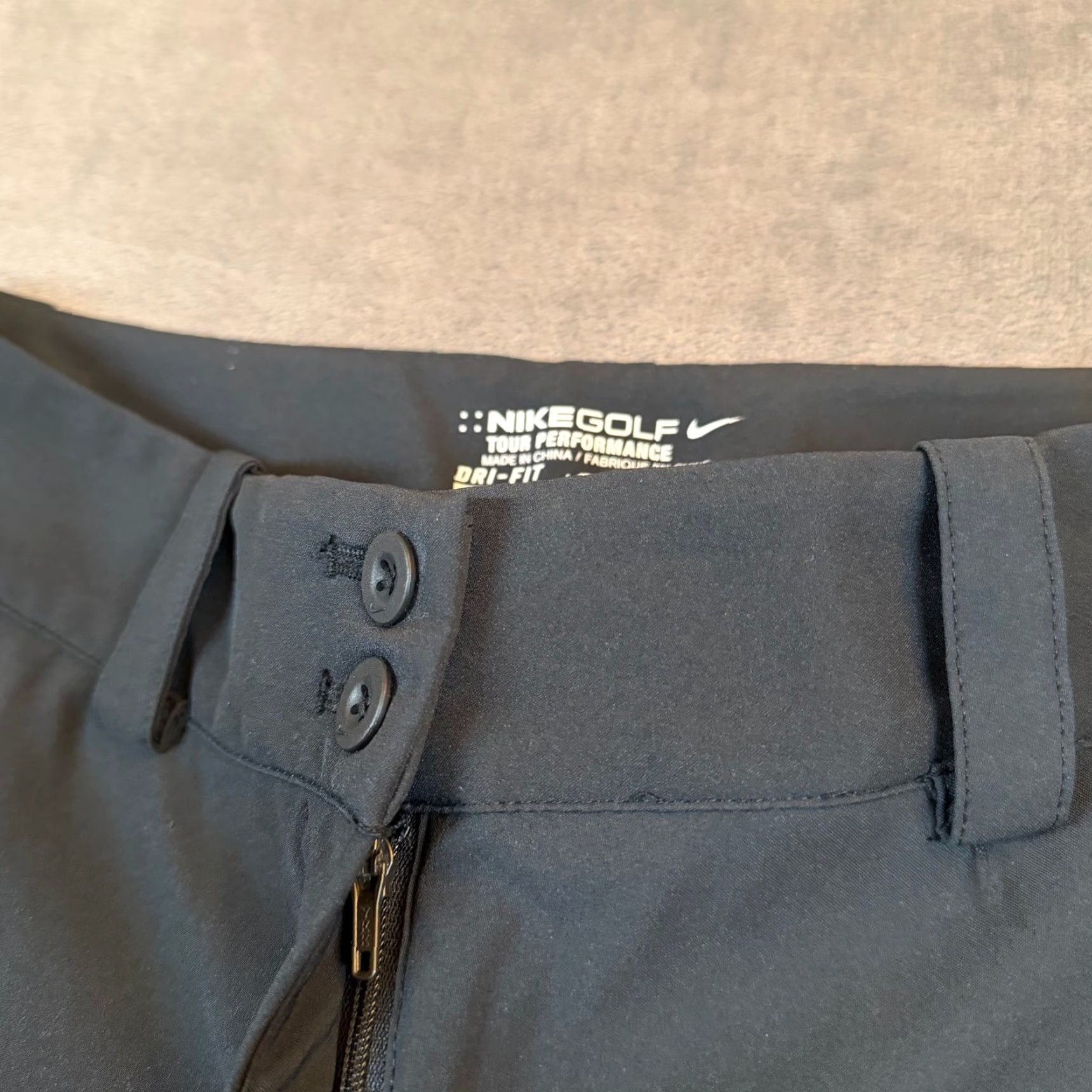 Nike Nike Golf Tour Performance Dri-FIT Black Pants Womens Size 2 Capri Straight Leg Moisture Wicking Pockets Capris Modern Capris Tee? Size 26" / US 2 / IT 38 - 4 Thumbnail