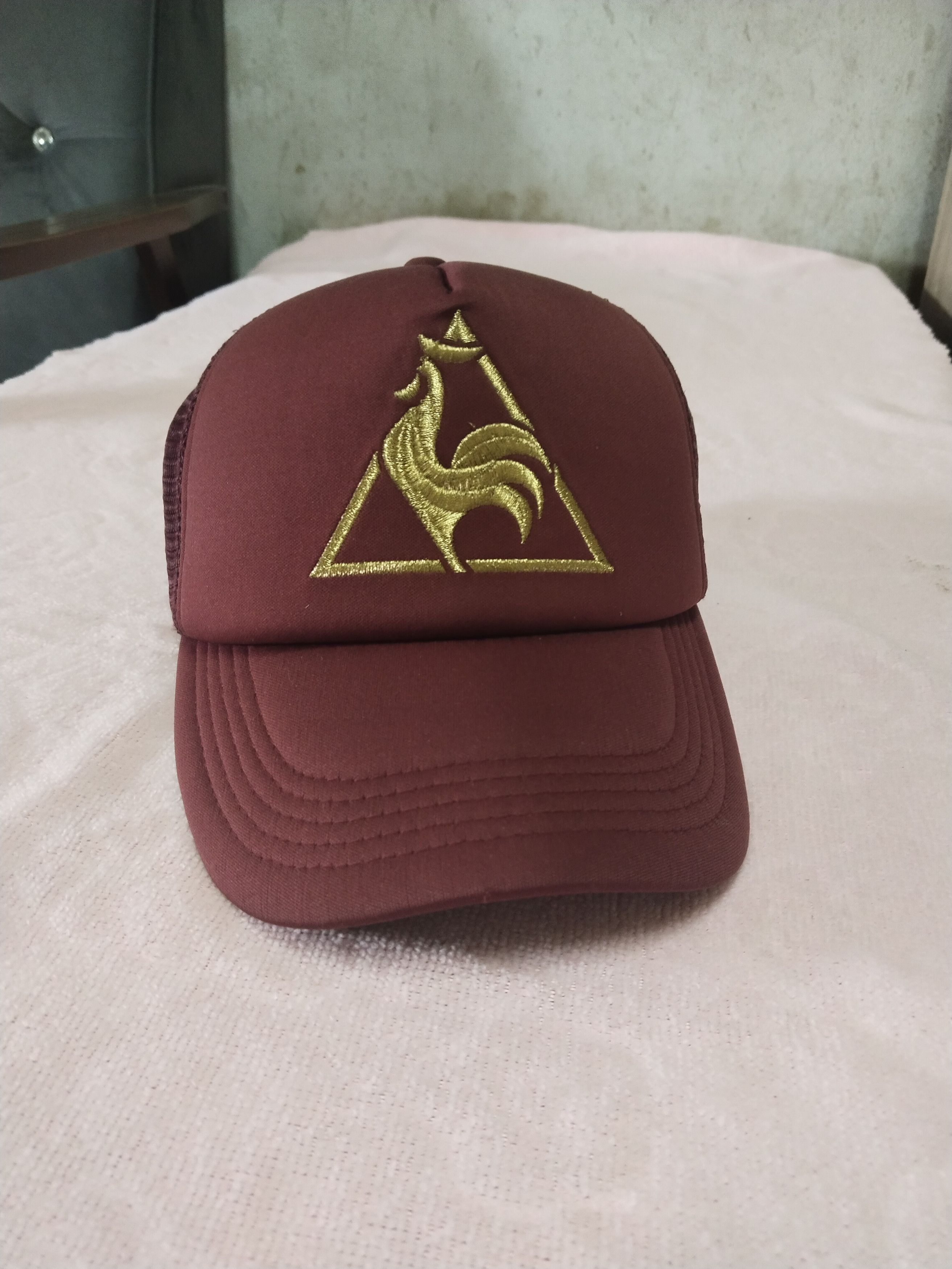 Le Coq Sportif RARE BIG EMBROIDERY GOLD LECOQSPORTIF TRUCKER HAT Size ONE SIZE - 1 Thumbnail
