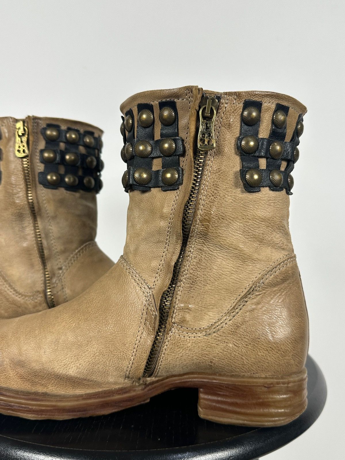 A.S.98 A.S.98. Airstep Beige Leather Studded Biker Ankle Boots Size US 7 / IT 37 - 19 Thumbnail