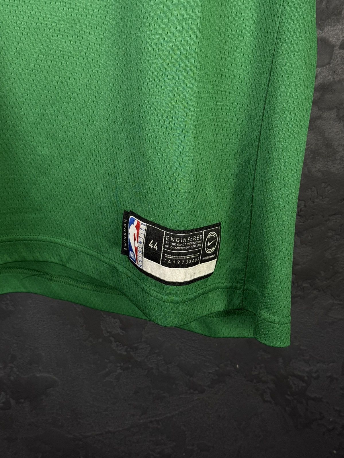 Nike BOSTON CELTICS BASKETBALL NBA SHIRT JERSEY NIKE #8 WALKER Size US M / EU 48-50 / 2 - 3 Thumbnail
