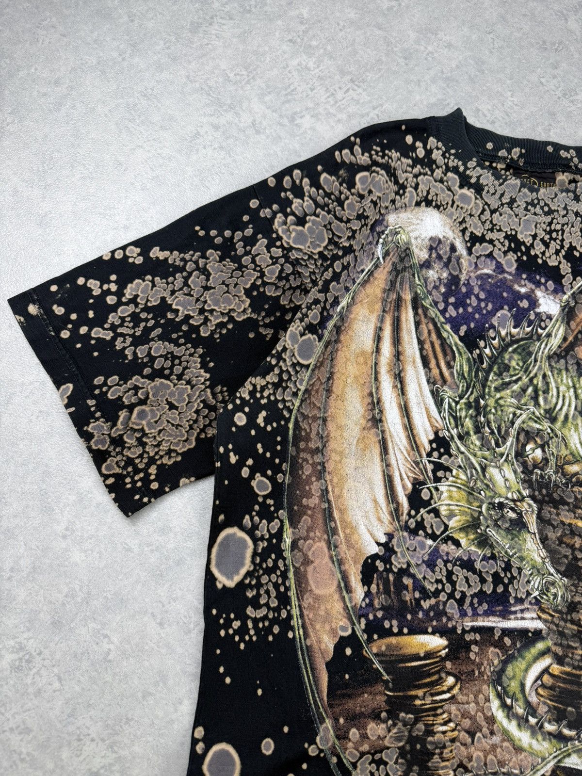 Vintage Vintage Planet Earth Dragon All Over Print T Shirt XL Size US XL / EU 56 / 4 - 7 Thumbnail