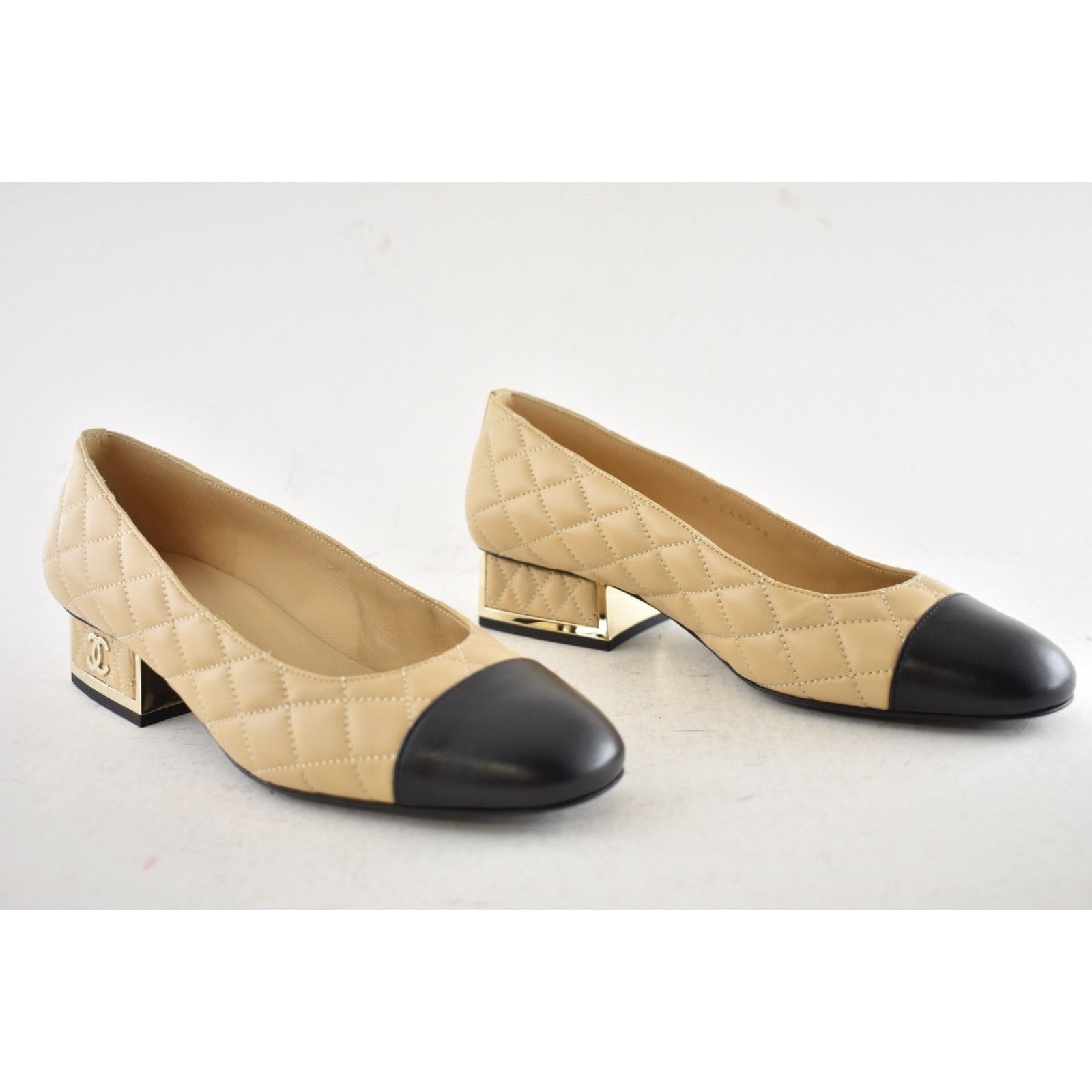 Chanel Chanel 24B Beige Lambskin Quilted CC Block Heel Pumps 37.5 Size US 7.5 / IT 37.5 - 3 Thumbnail