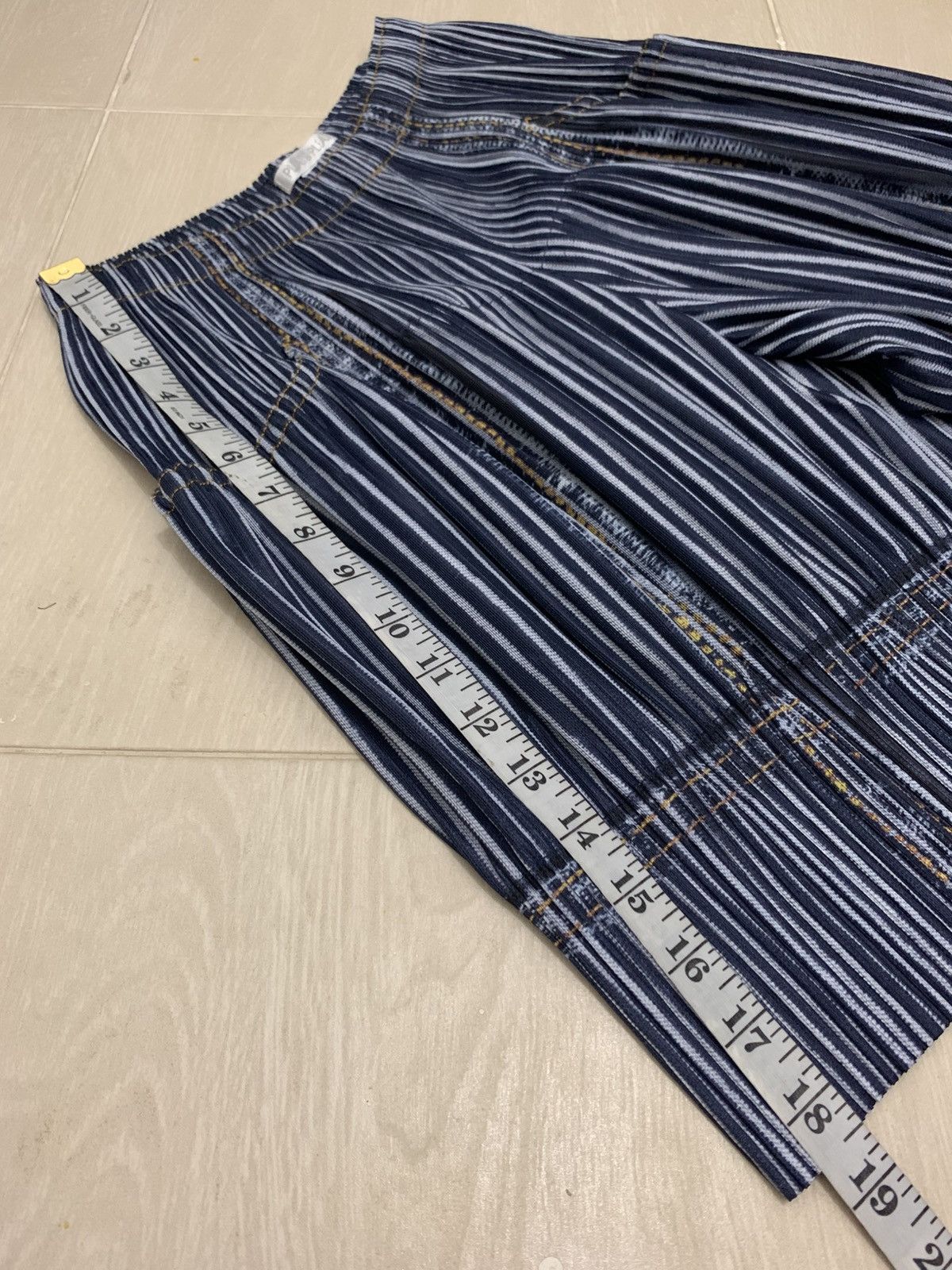 Issey Miyake ISSEY MIYAKE PLEATS PLEASE Denim Transfer Half Pants Size 29" - 10 Thumbnail