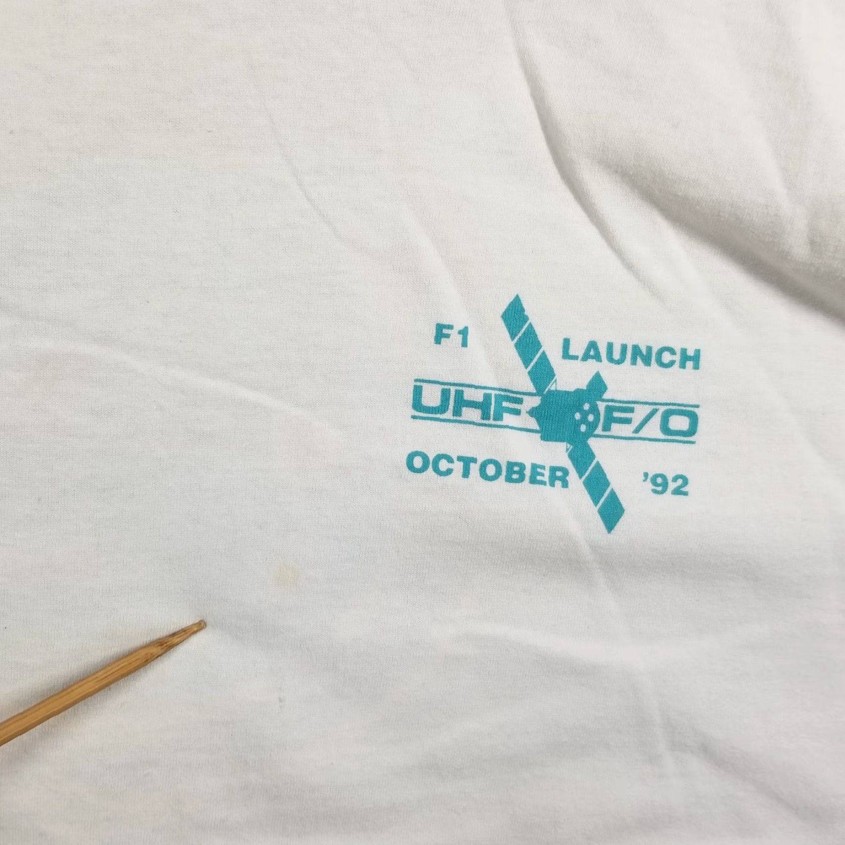 Vintage VINTAGE US Navy Military Communications T-Shirt Men XL White 90s Satellite Launch Logo Nautical Outdoor Size US XL / EU 56 / 4 - 4 Thumbnail