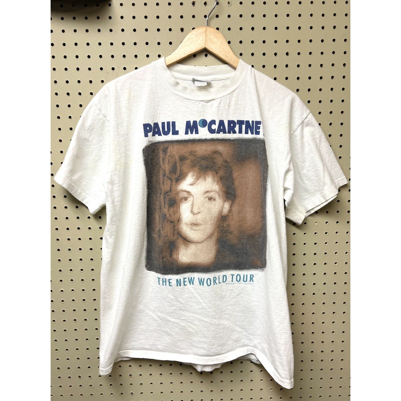 Vintage VINTAGE Paul McCartney Shirt L White The New World Tour 1993 Concert Tee As Is Size US L / EU 52-54 / 3 - 2 Thumbnail