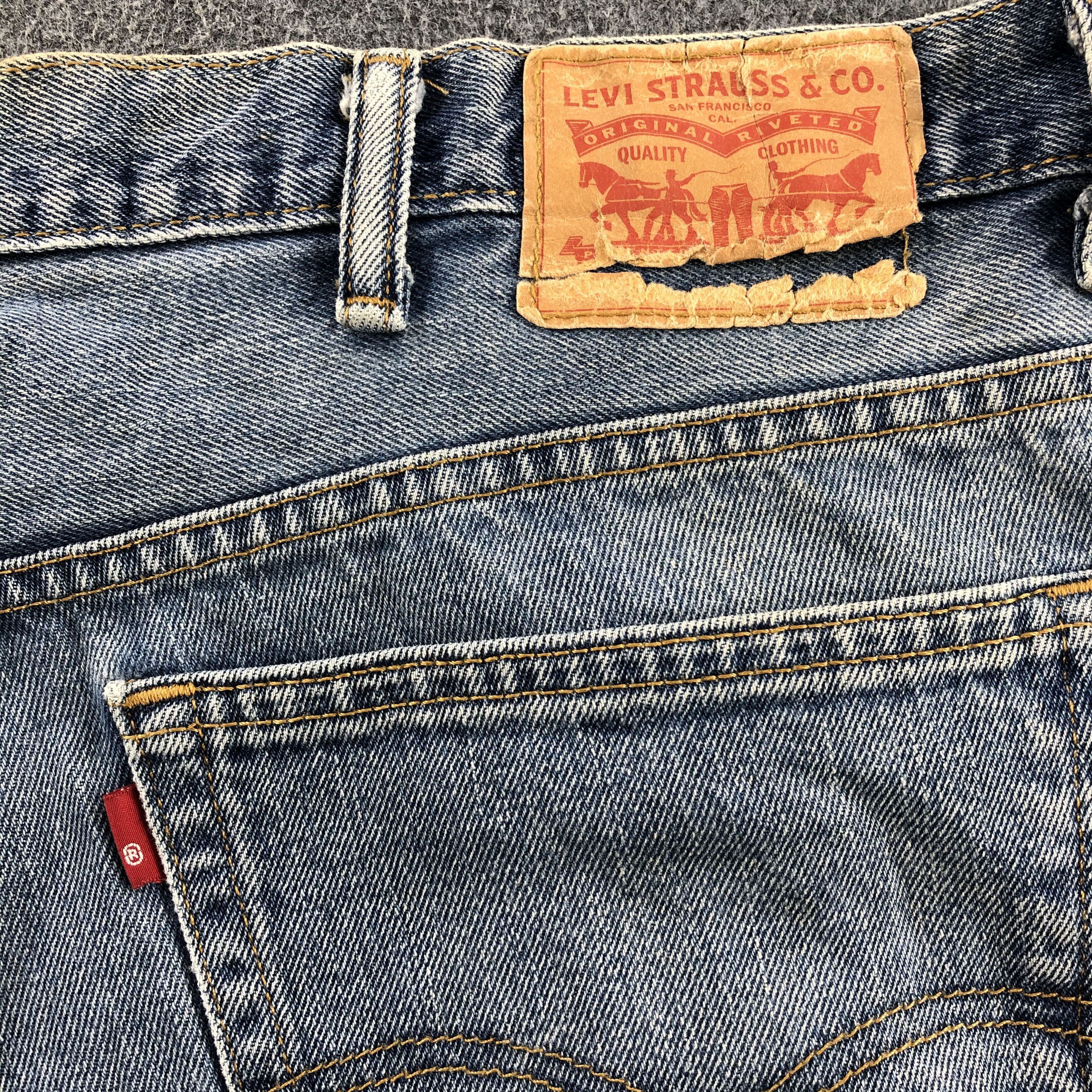 Levi's Vintage Levis 560 Light Wash Jeans- J1324 Size US 43 - 5 Thumbnail