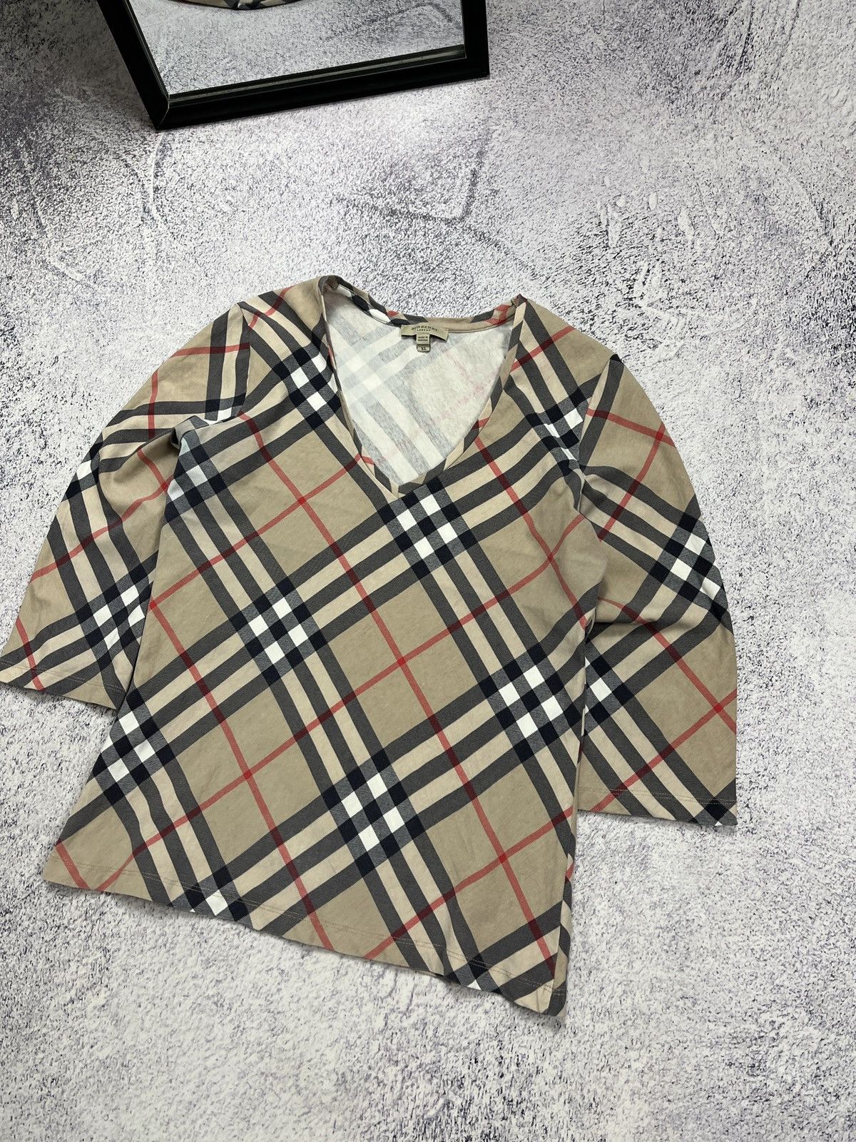 Burberry Burberry London Nova Check V Neck Long Sleeve Shirt Luxury Size XL / US 12-14 / IT 48-50 - 3 Thumbnail